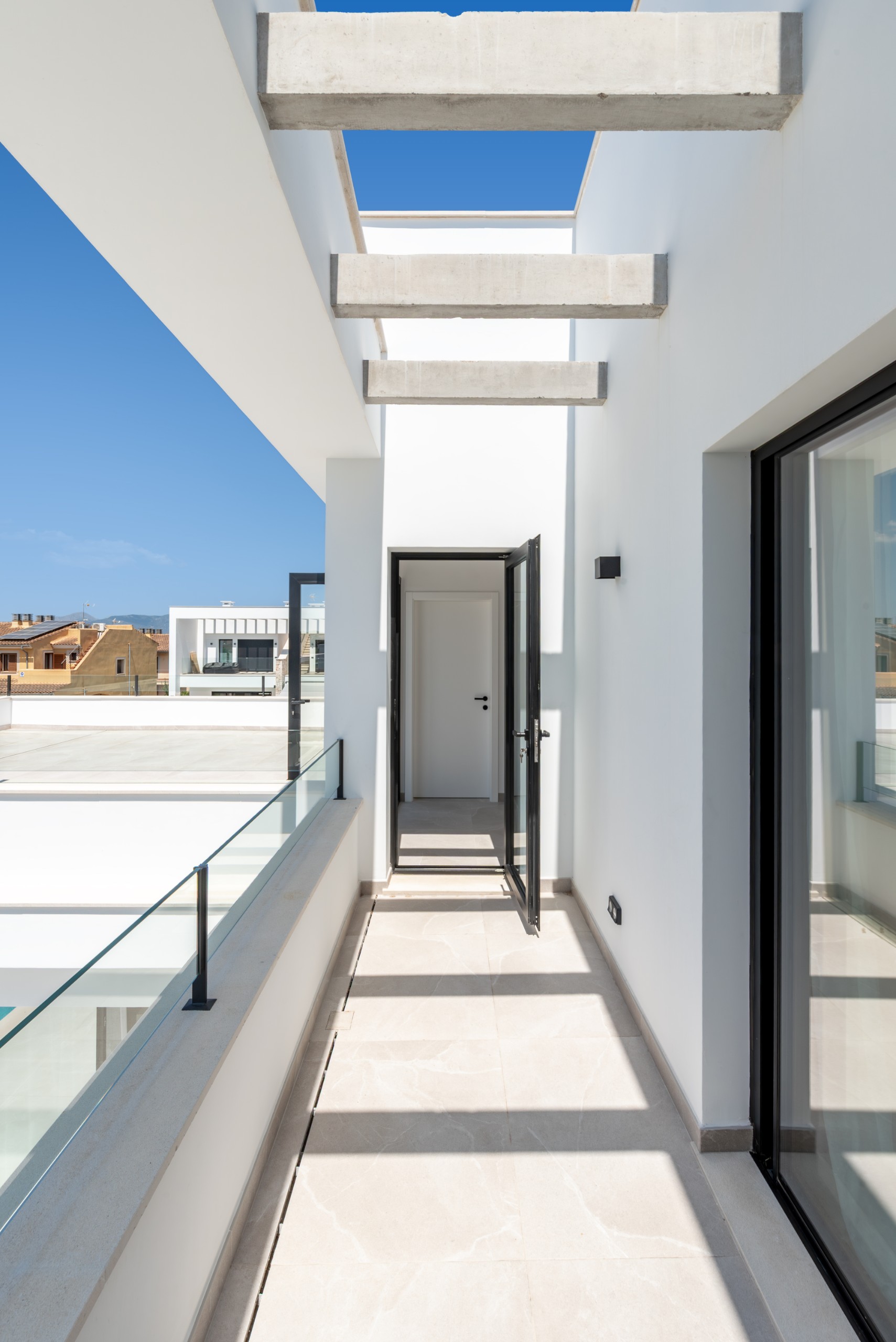 Brand-New Luxury Villa with panoramic Sea & Palma views in Marratxi 