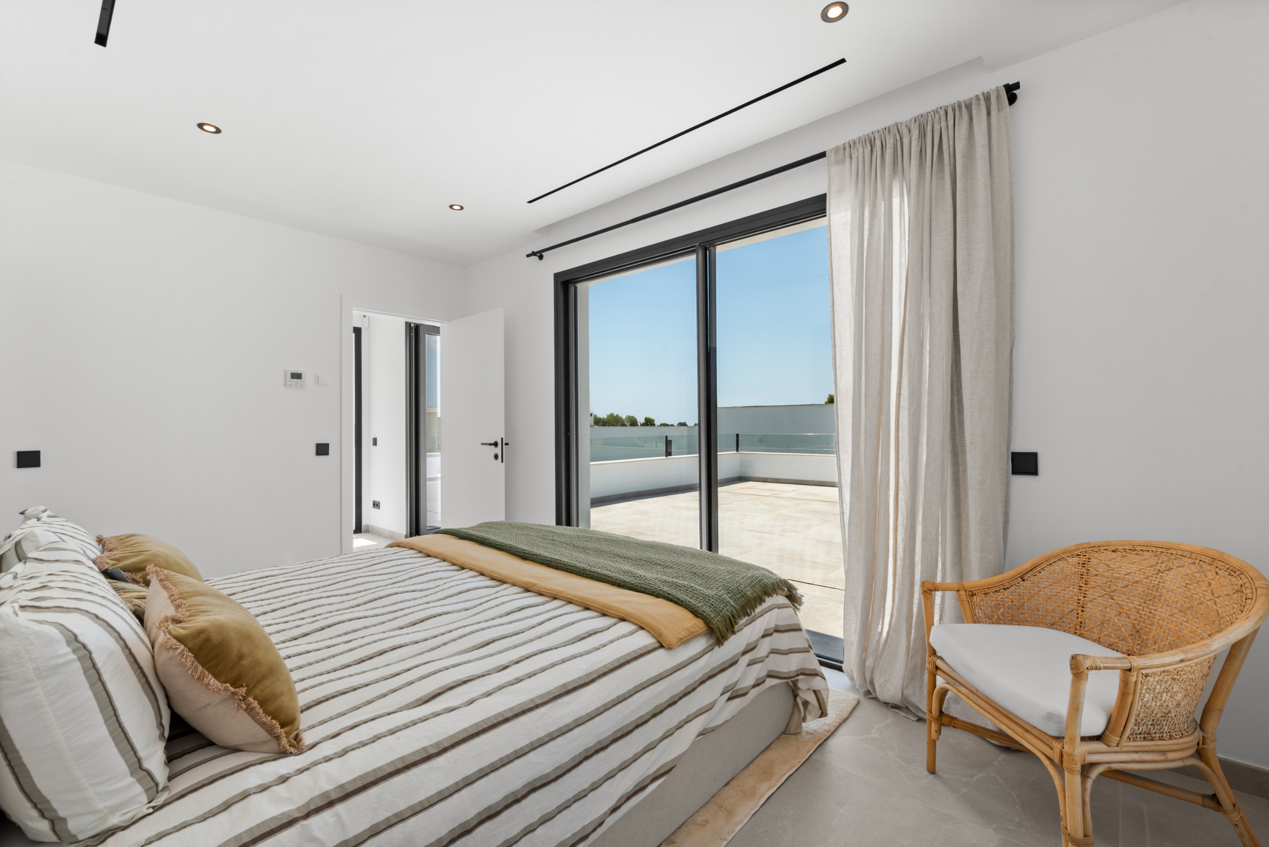 Brand-New Luxury Villa with panoramic Sea & Palma views in Marratxi 