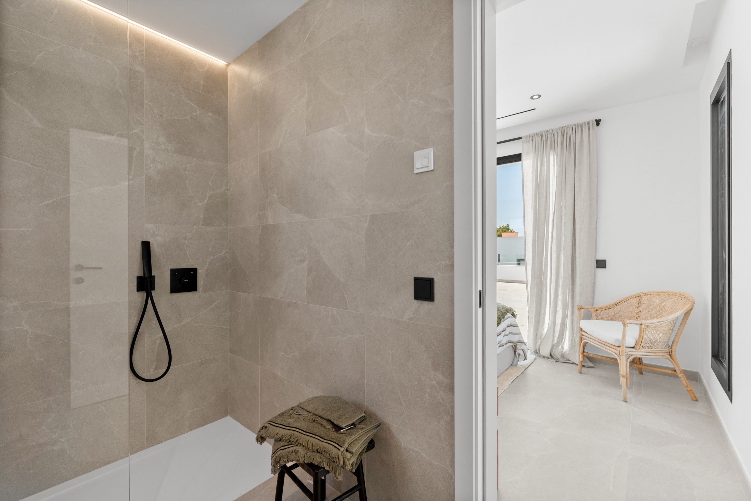 Brand-New Luxury Villa with panoramic Sea & Palma views in Marratxi 