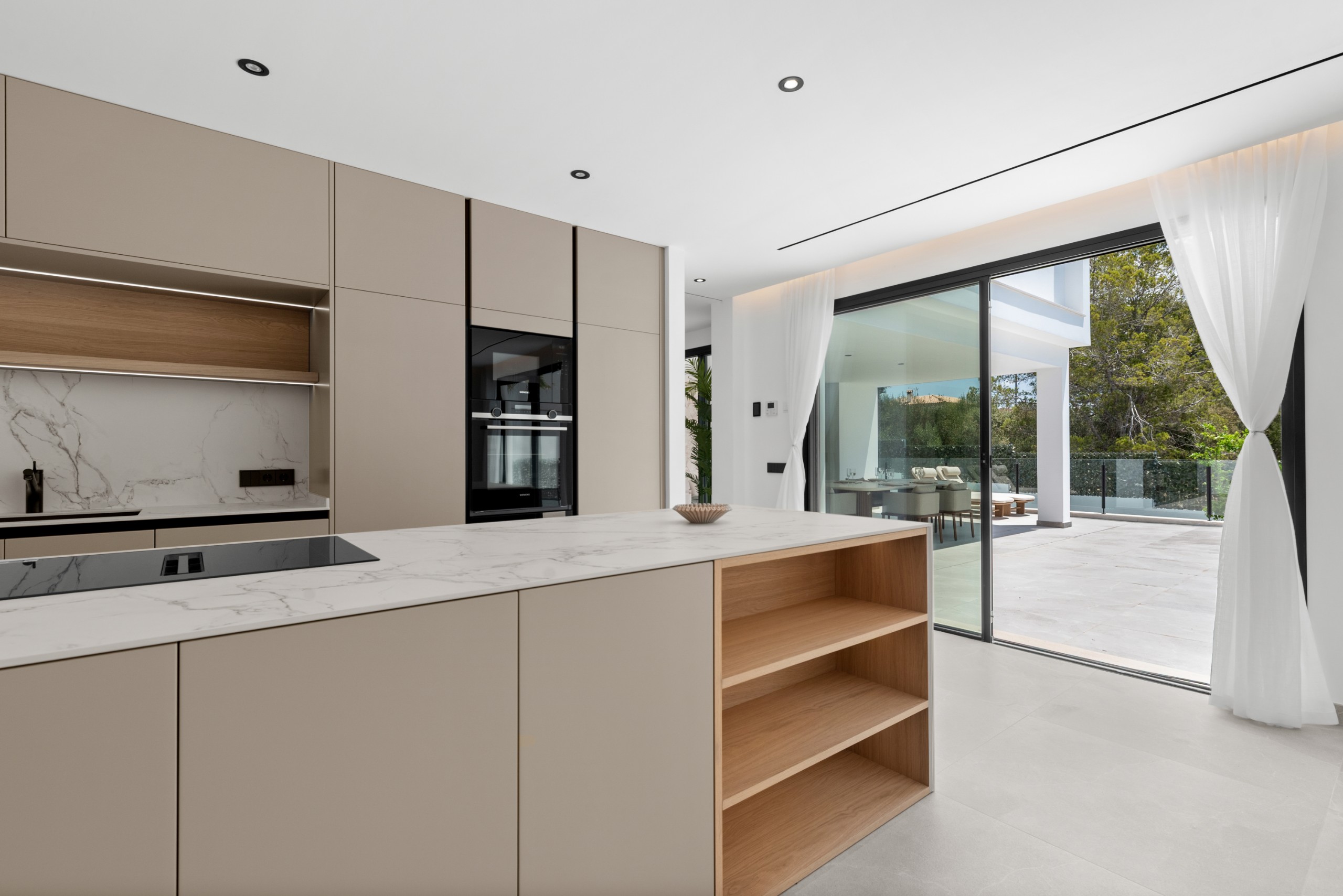 Brand-New Luxury Villa with panoramic Sea & Palma views in Marratxi 