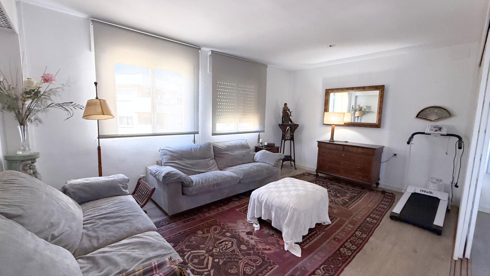 Sea View Apartment in Cas Català with Parking | To Renovate