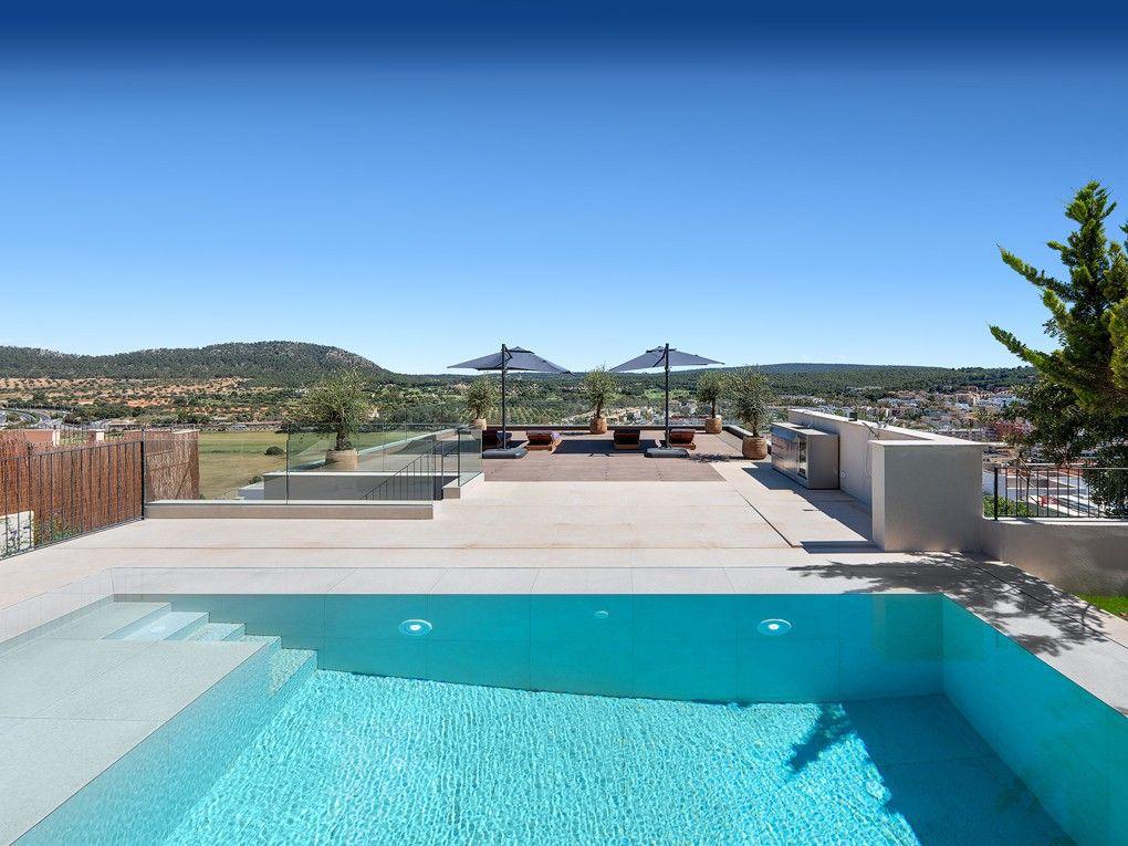 3-bedroom villa with sea view, rooftop terrace and pool in Santa Ponsa