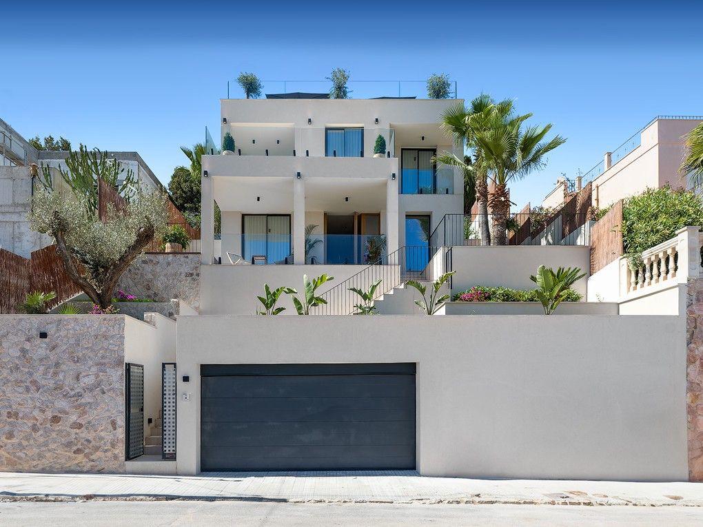 3-bedroom villa with sea view, rooftop terrace and pool in Santa Ponsa