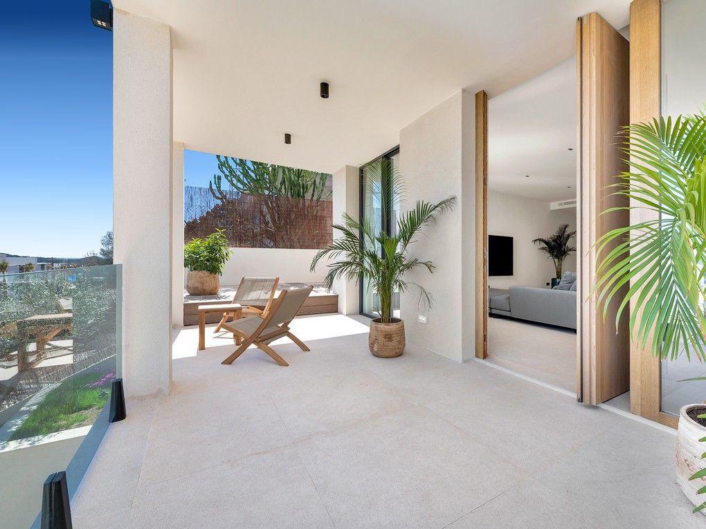 3-bedroom villa with sea view, rooftop terrace and pool in Santa Ponsa