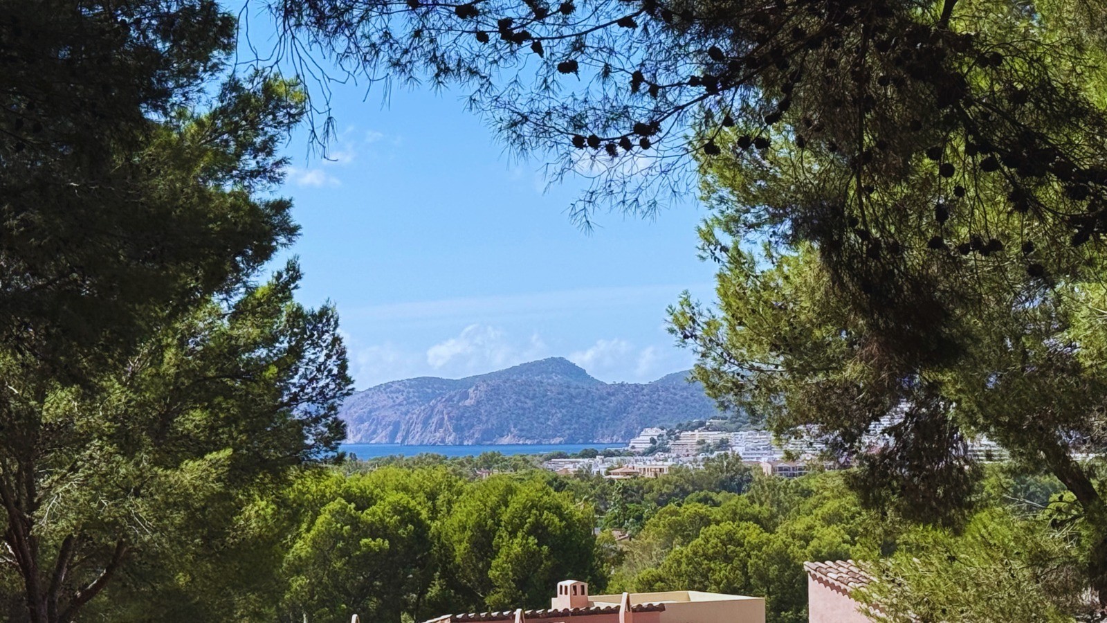 Apartment for sale near Santa Ponsa golf course, private community