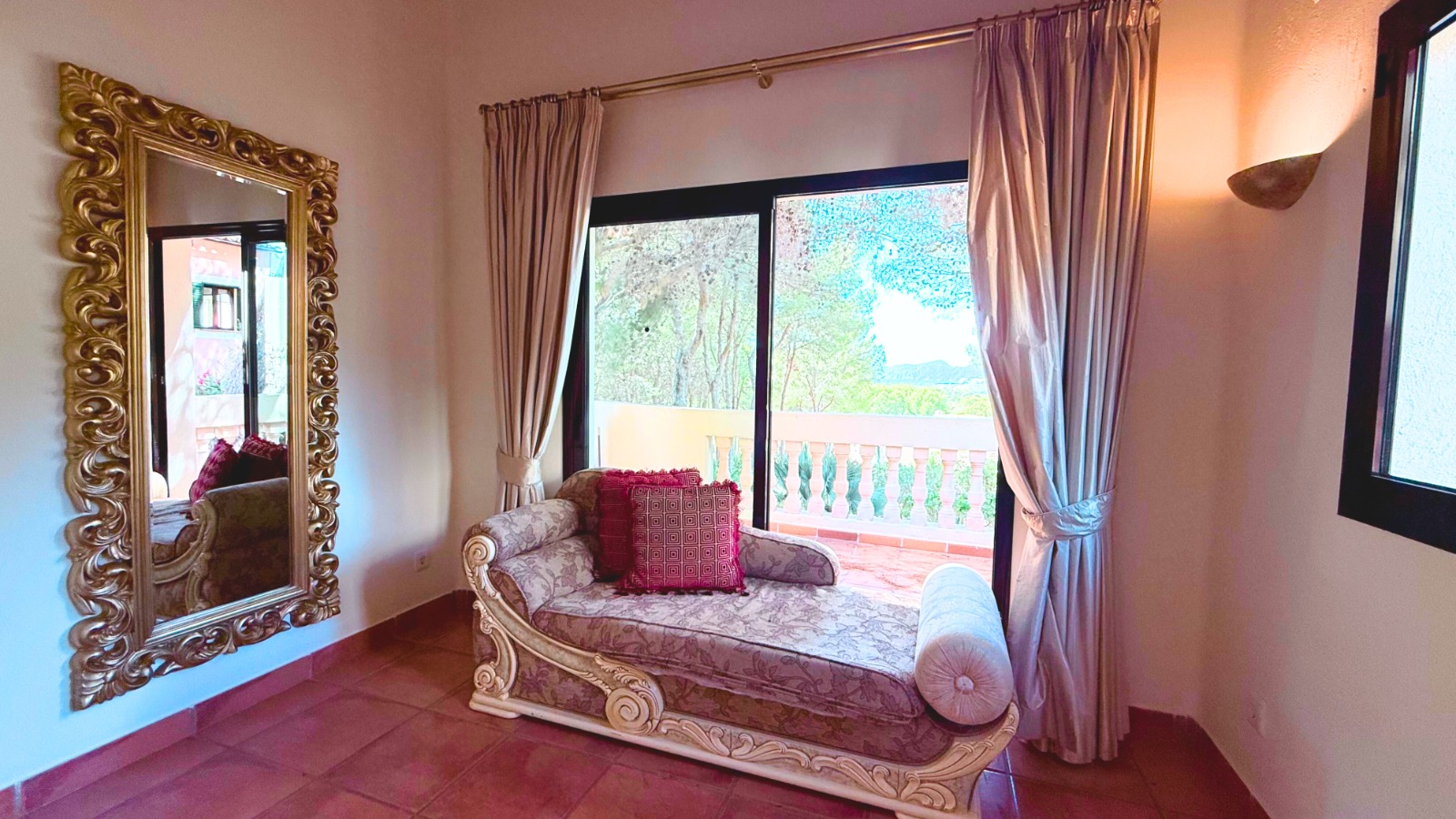 Apartment for sale near Santa Ponsa golf course, private community