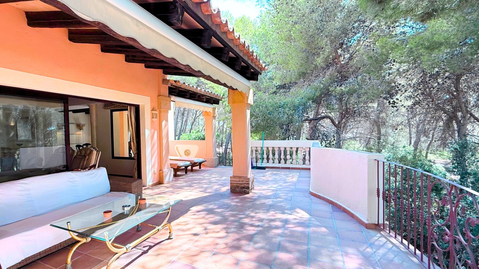 Apartment for sale near Santa Ponsa golf course, private community