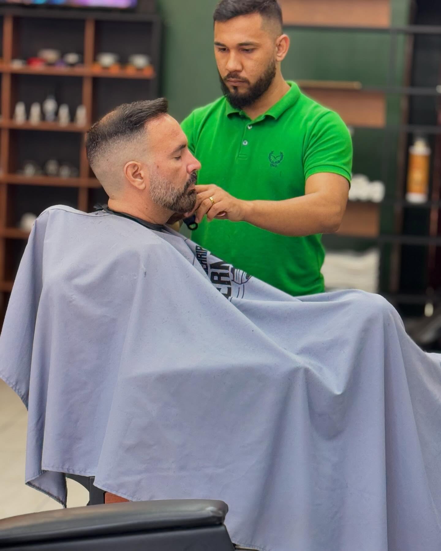 Corte masculino com acabamento