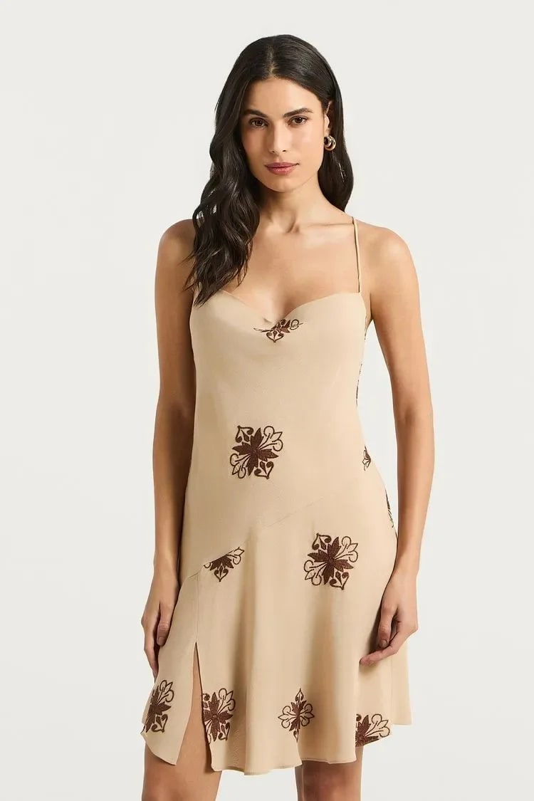 VESTIDO CURTO CREPE BORDADO COOKIE