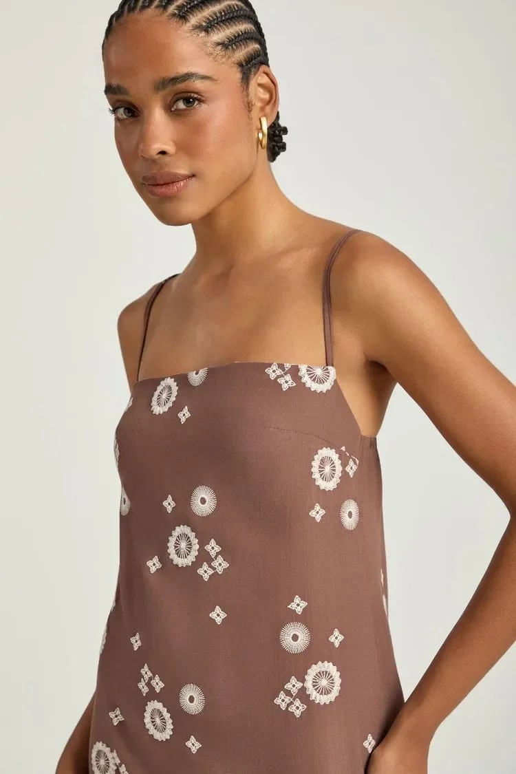 VESTIDO LONGO BORDADOS CAPUCCINO