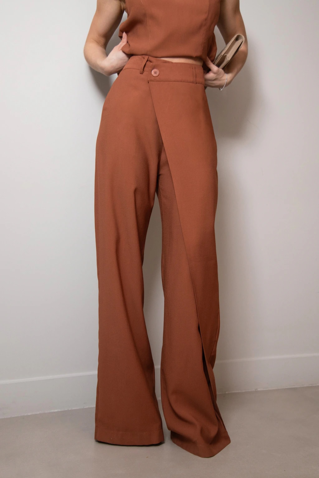 CALÇA LEA