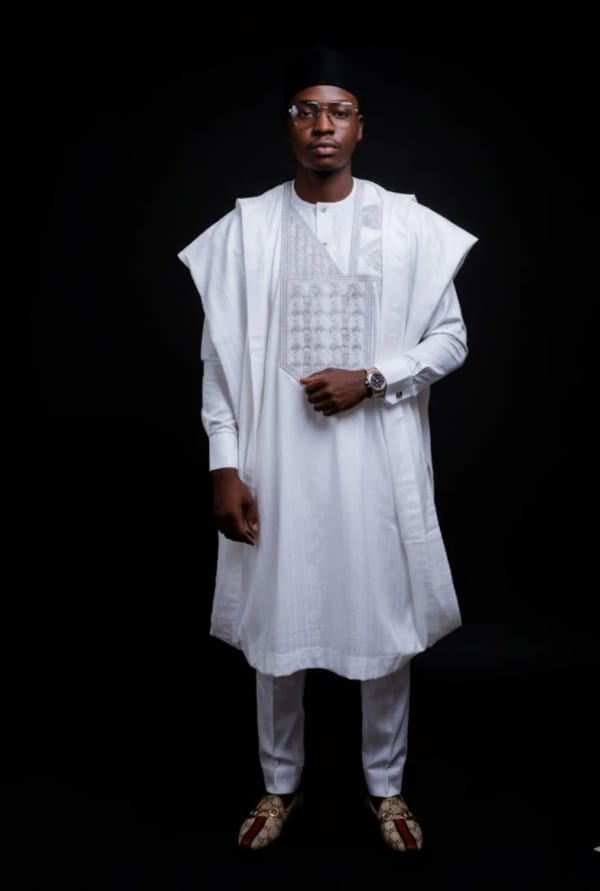 An African Native Attire from Nigeria — AI image prompt example