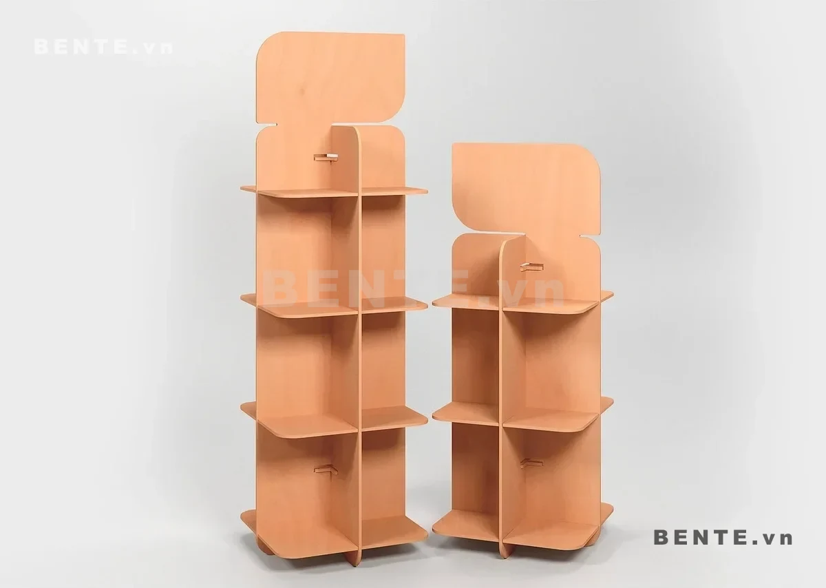 kệ trưng cây nhiều tầng, kệ gỗ tấm lưng bo cong, kệ phòng khách nhiều tầng hai phía, kệ decor khung giữa, kệ gỗ lắp ráp nhiều tầng