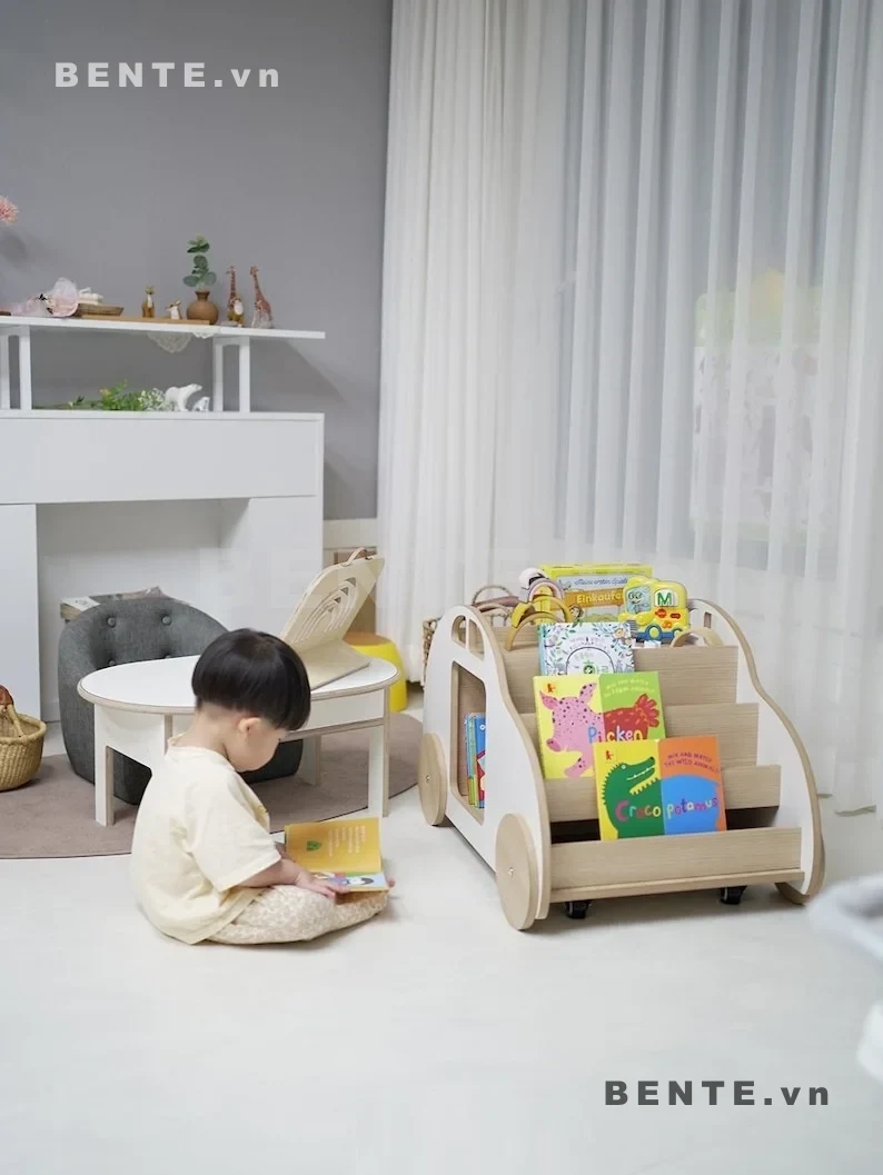 kệ sách trẻ em 3 tầng nghiêng, kệ truyện tranh dạng bậc cho bé