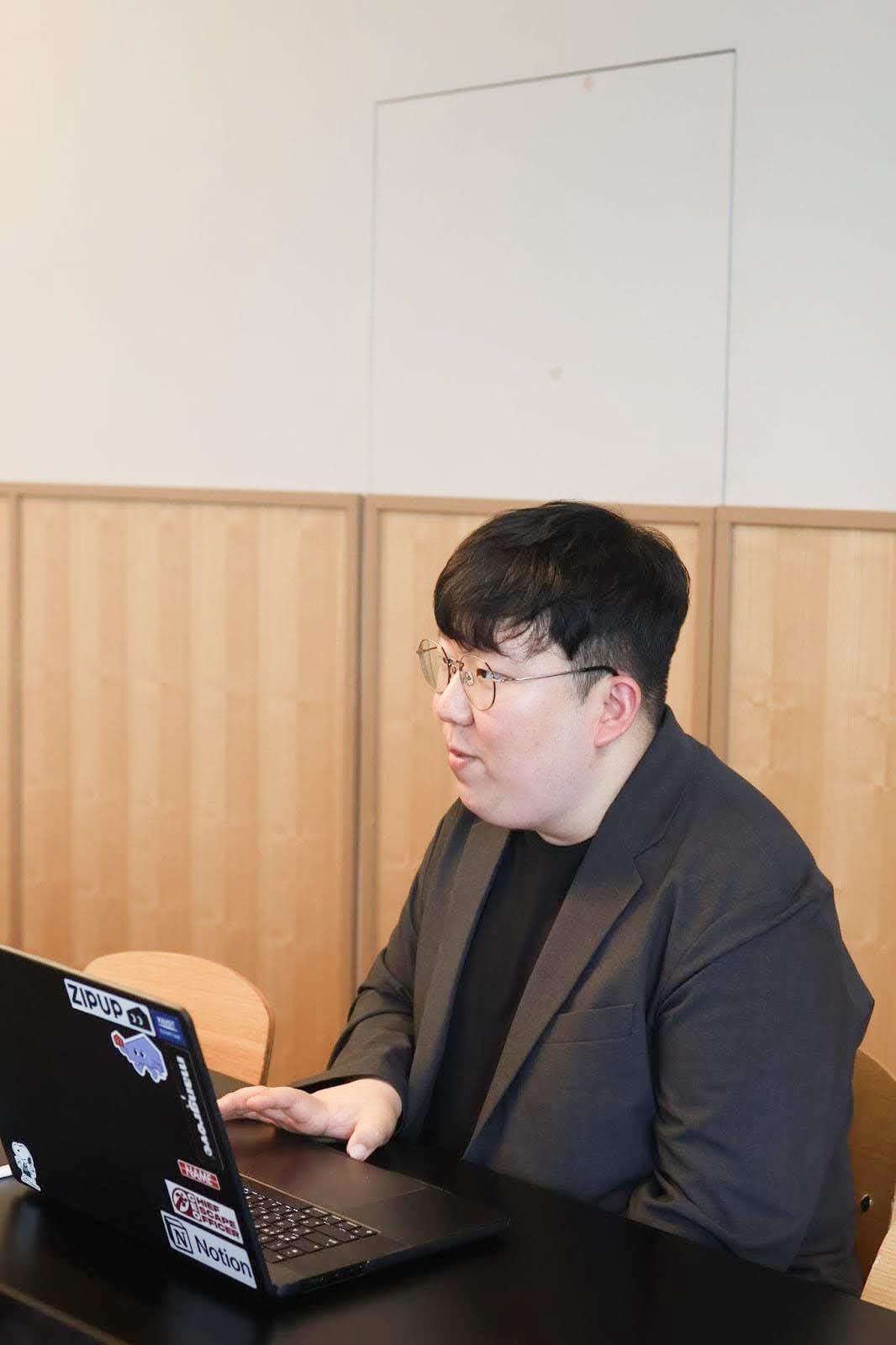 https://res.cloudinary.com/zuzu-homepage/image/upload/f_auto,q_auto/v1752835577/fdftlkjmrwvqw8r1ndq1.png