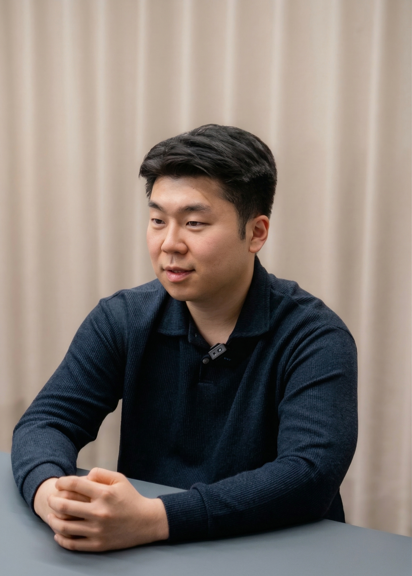 전통적인 부동산 업계를 거쳐 IT 창업 전선에 뛰어든 데브 화면