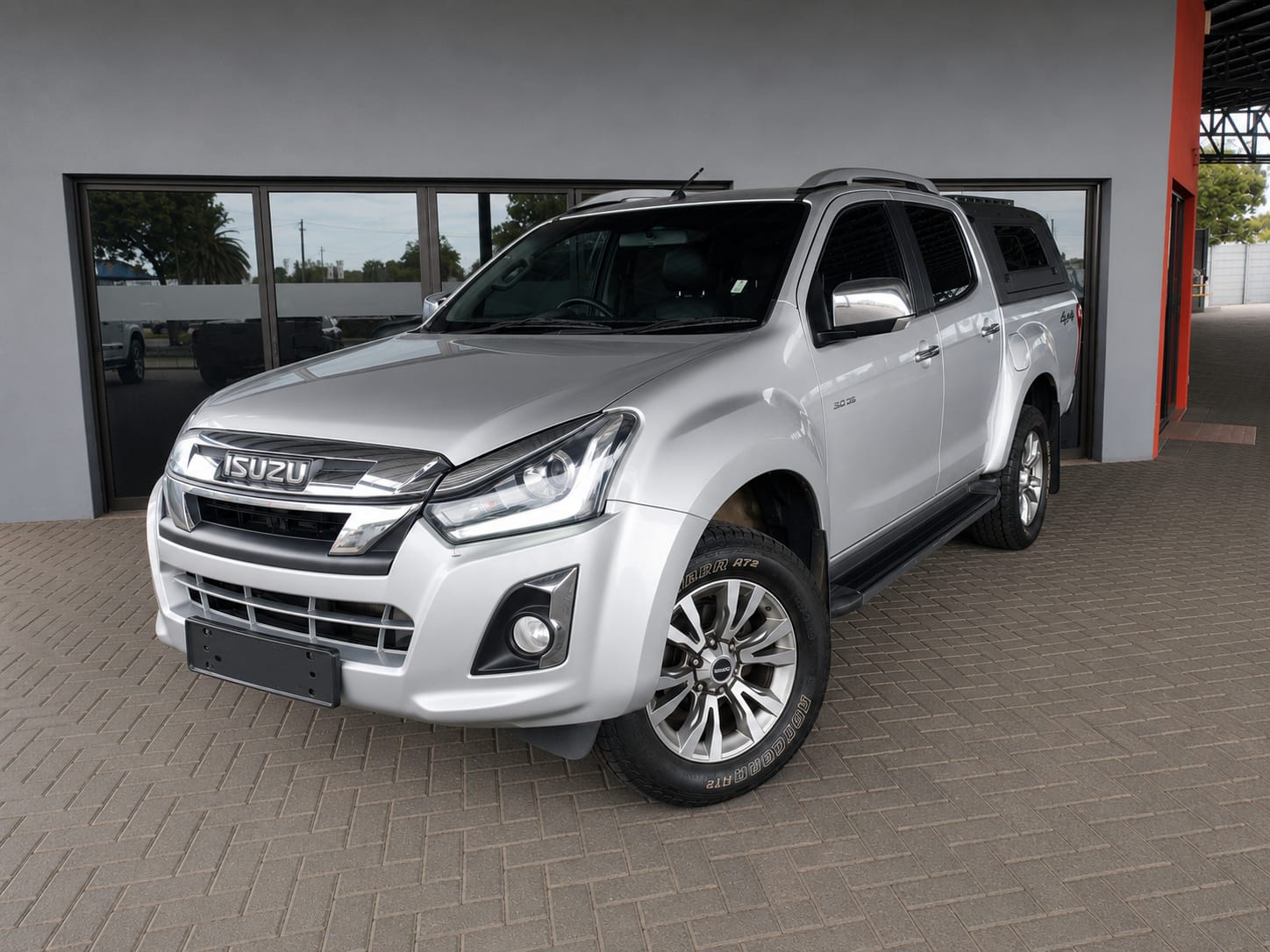 2022 Isuzu D-MAX 300 LX 4x4 D/C