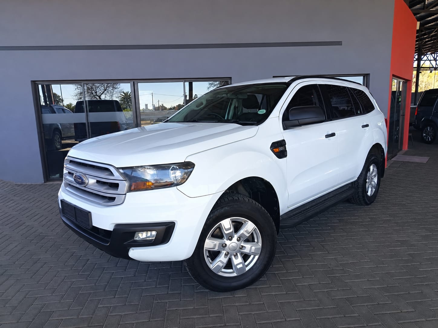 2017 Ford Everest 2.2TDCi XLS 4x4