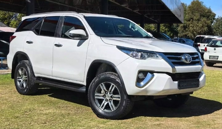 2019 Toyota Fortuner 2.4 GD-6 Raised Body