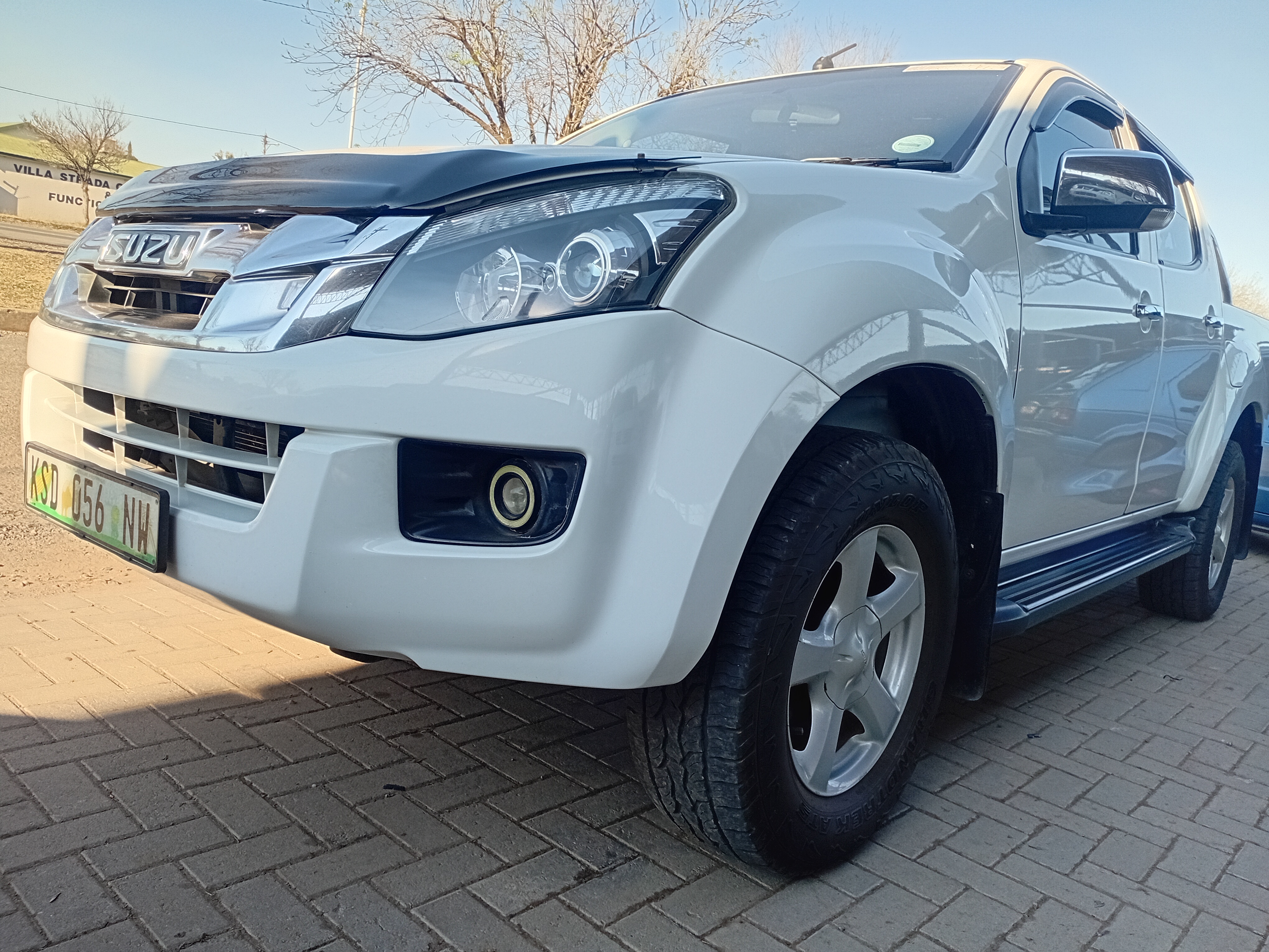 2013 Isuzu  KB300 LX D/C