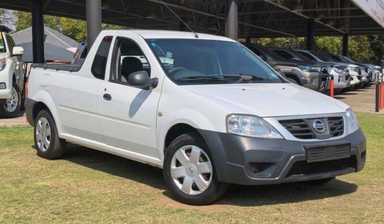 2015 Nissan NP200 1.5dCi Aircon Safety Pack