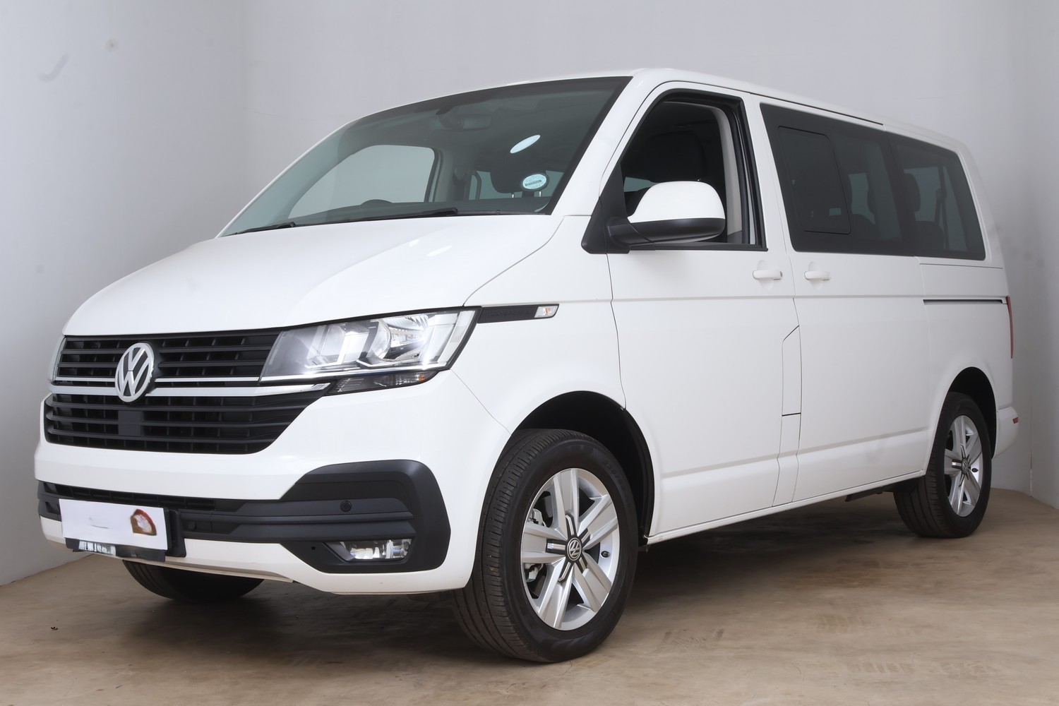 2022 Volkswagen T6.1 Kombi 2.0TDI (110 KW) SWB Trendline Auto  