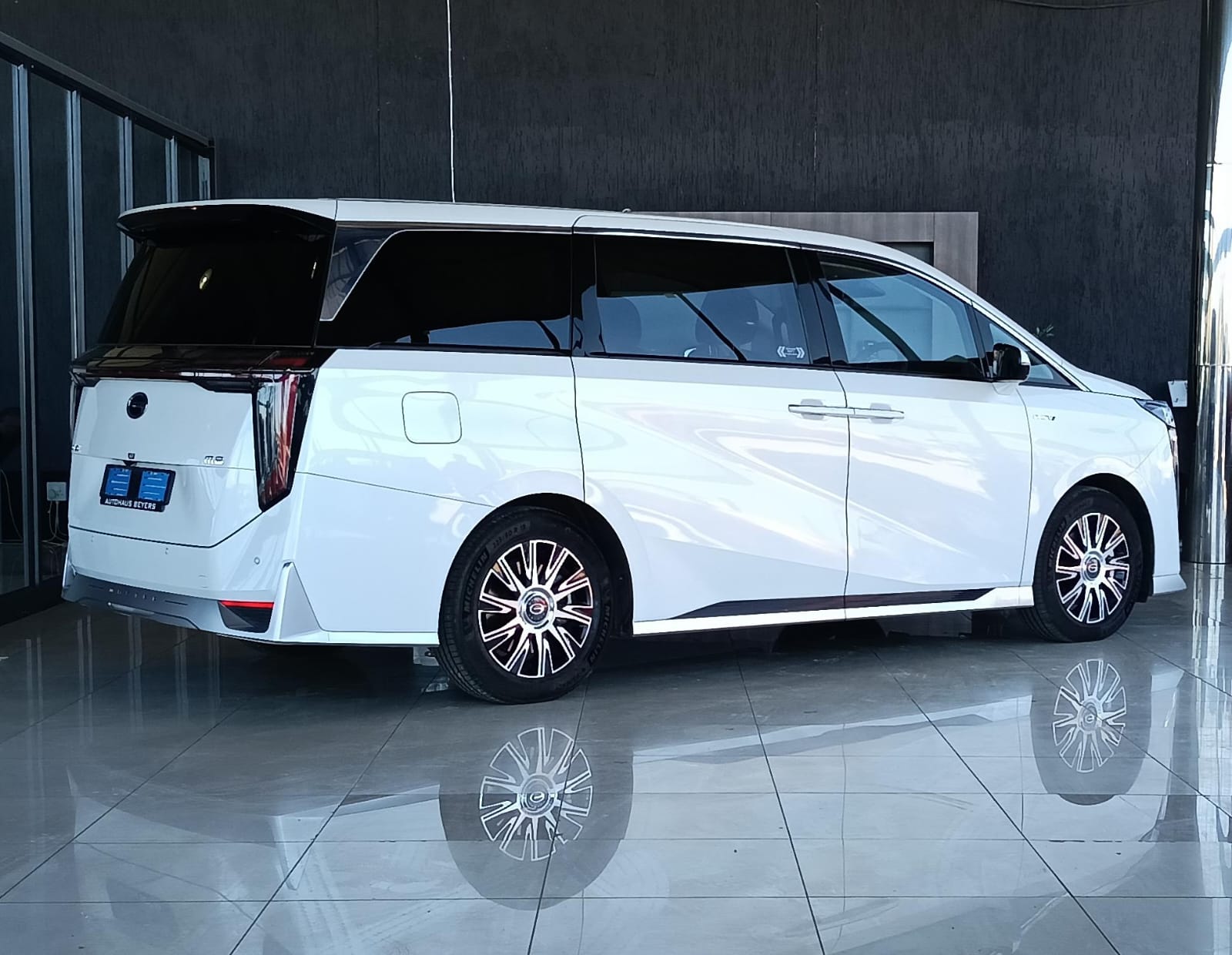 2026 GAC M8 Master PHEV