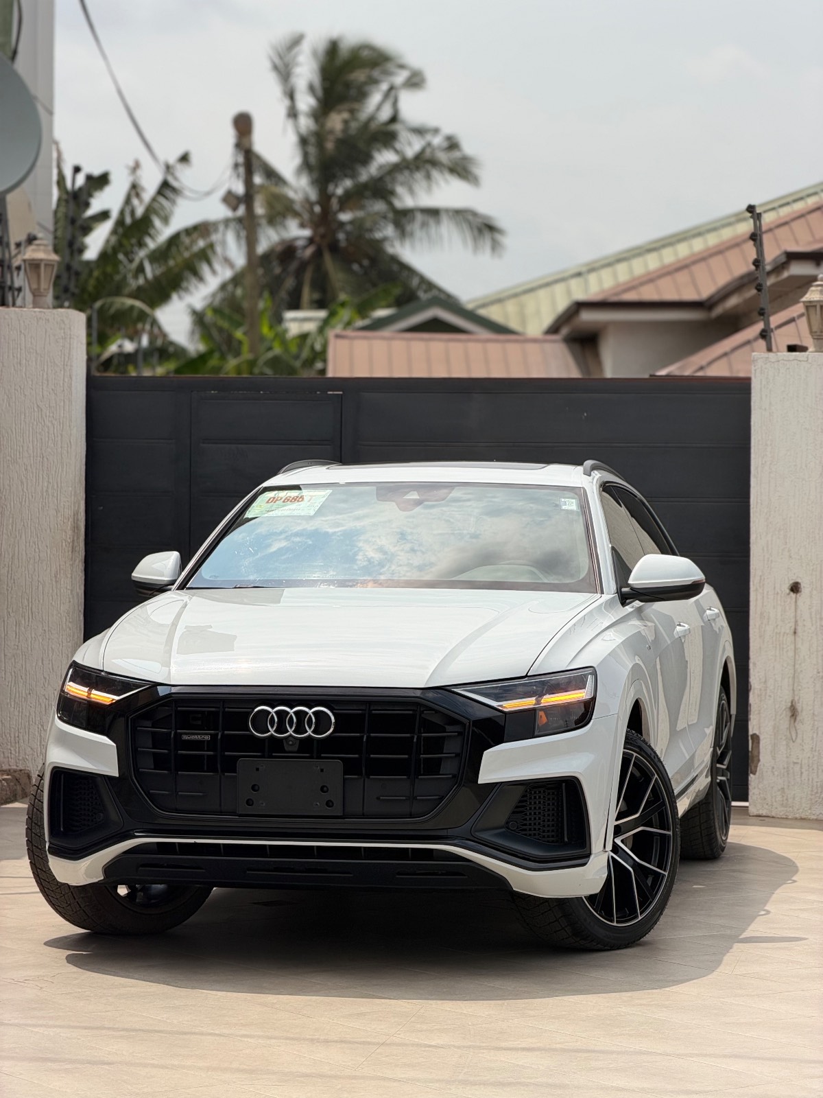 2020 Audi Q8 Sline package thumb 2