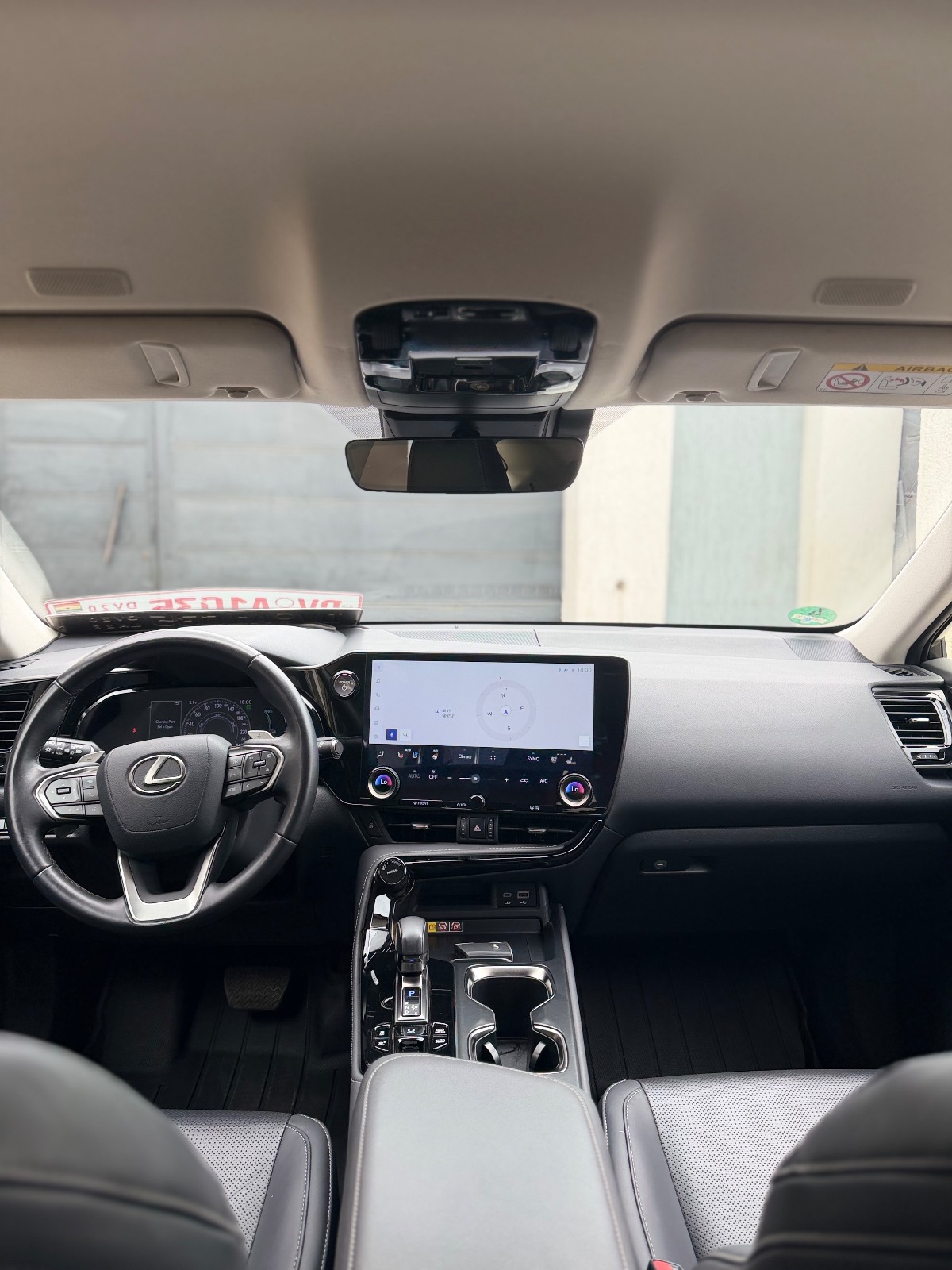 2024 Lexus NX450h thumb 3