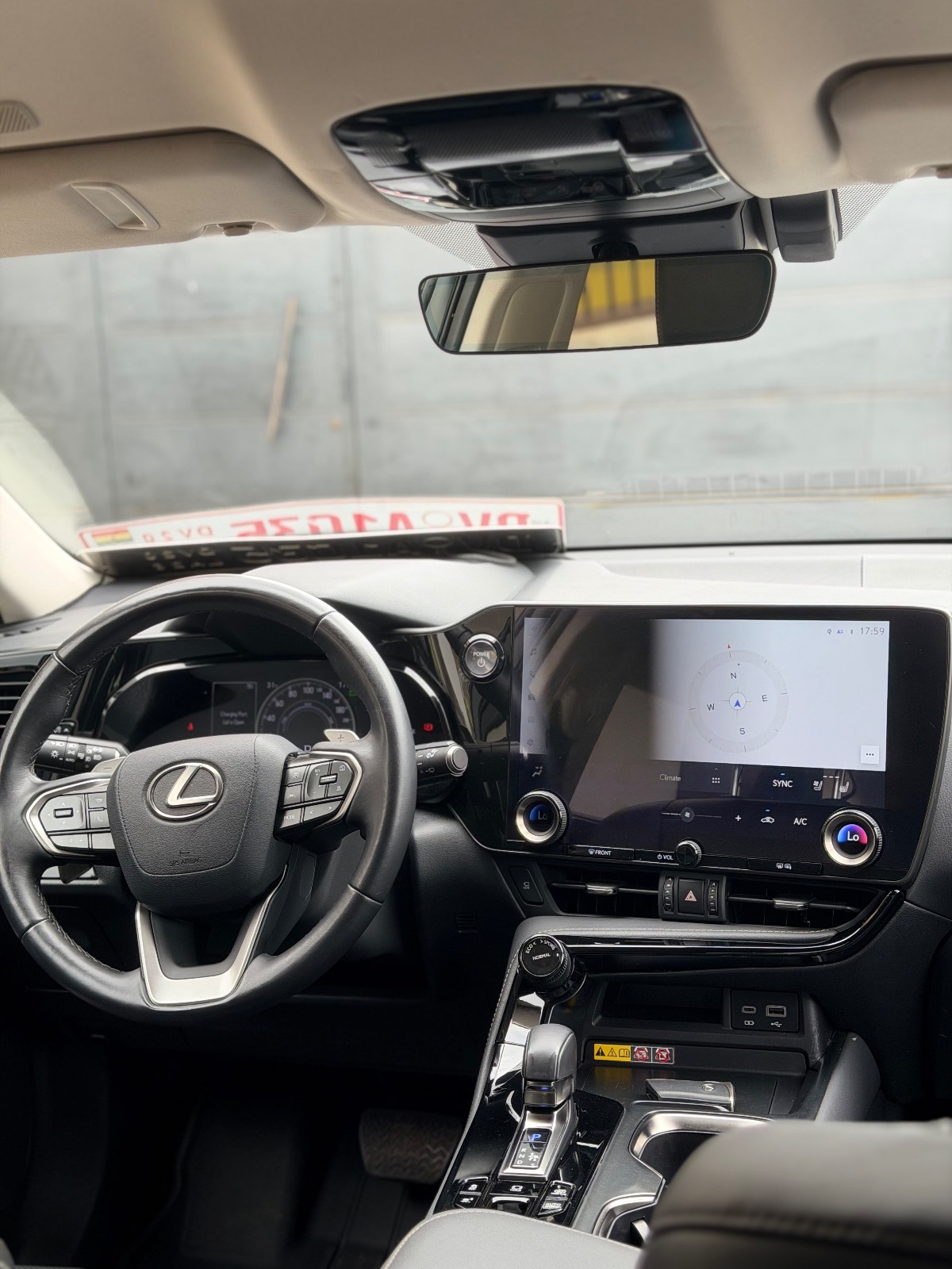 2024 Lexus NX450h thumb 4