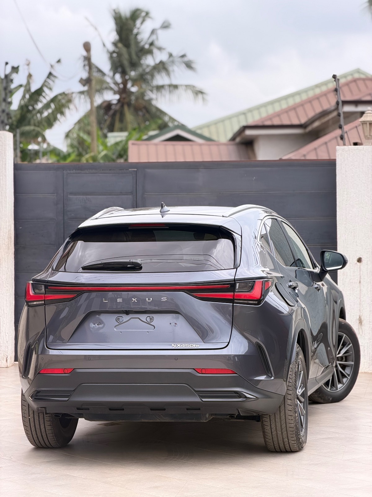 2024 Lexus NX450h thumb 7