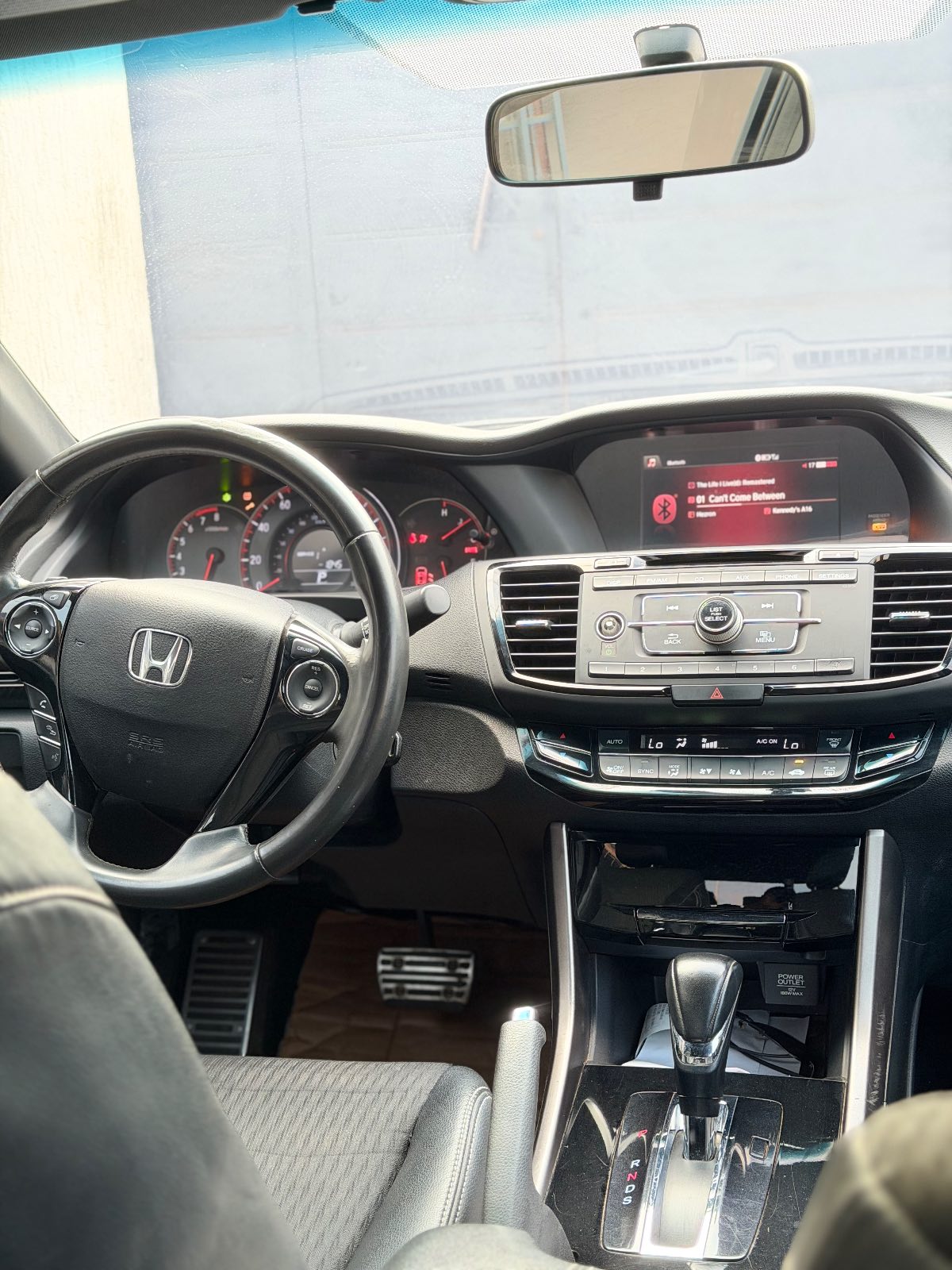 2017 Honda Accord thumb 4
