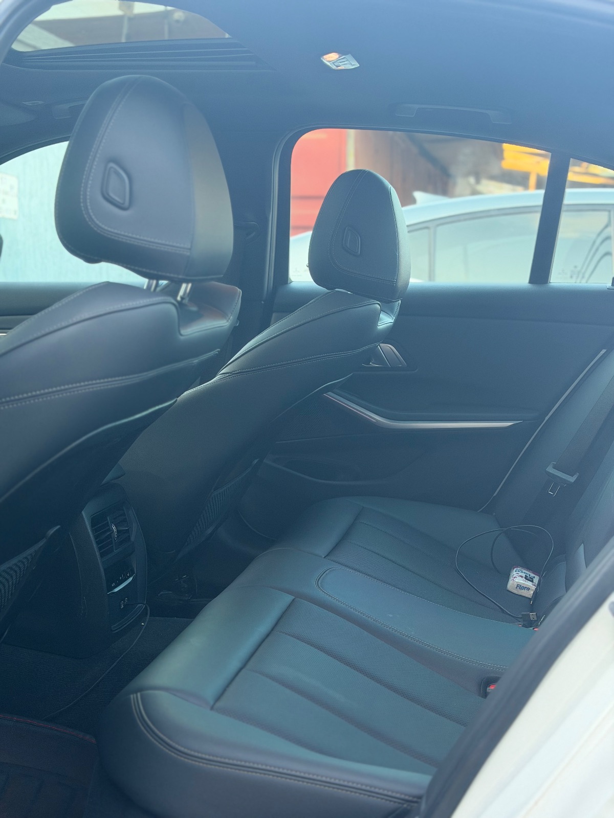 2022 BMW 330i thumb 7