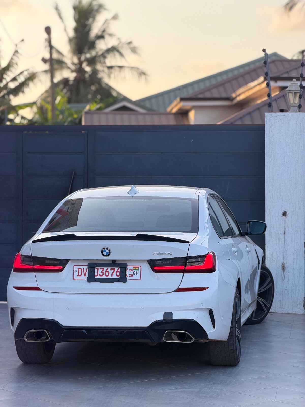 2022 BMW 330i thumb 10