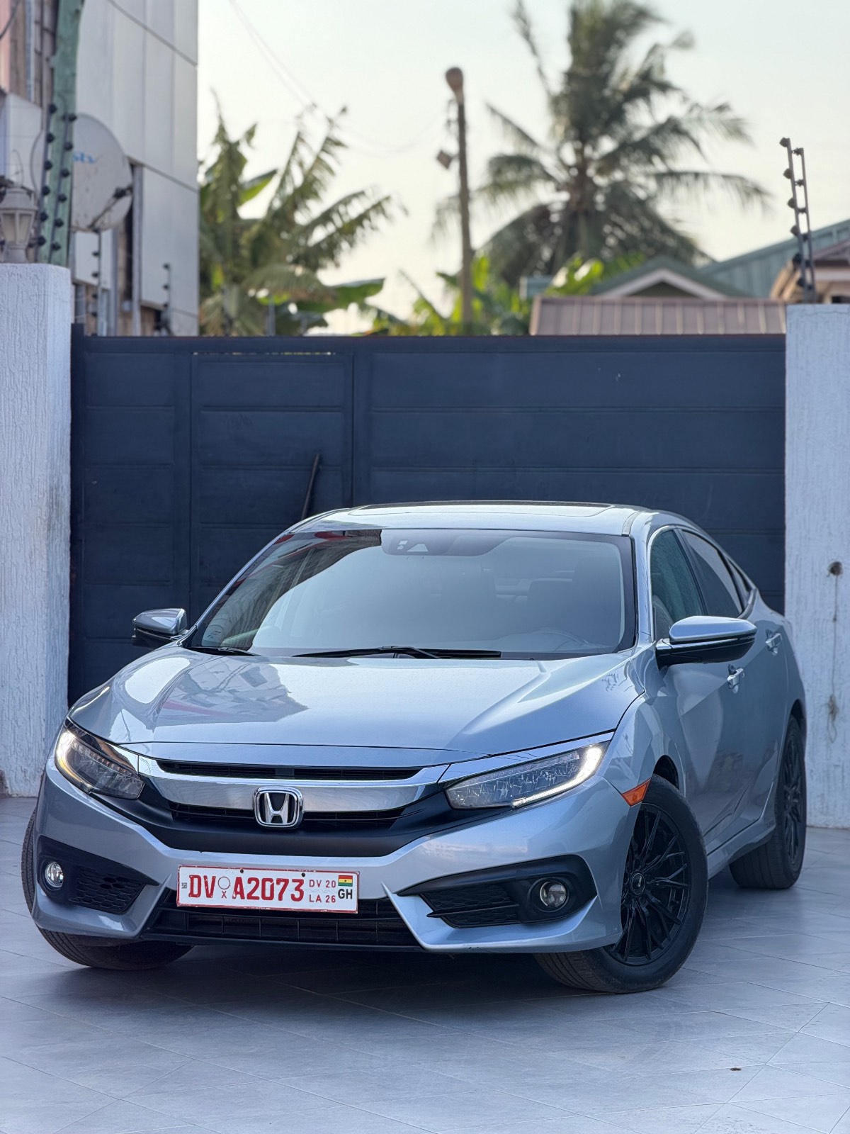 2018 Honda Civic thumb 2