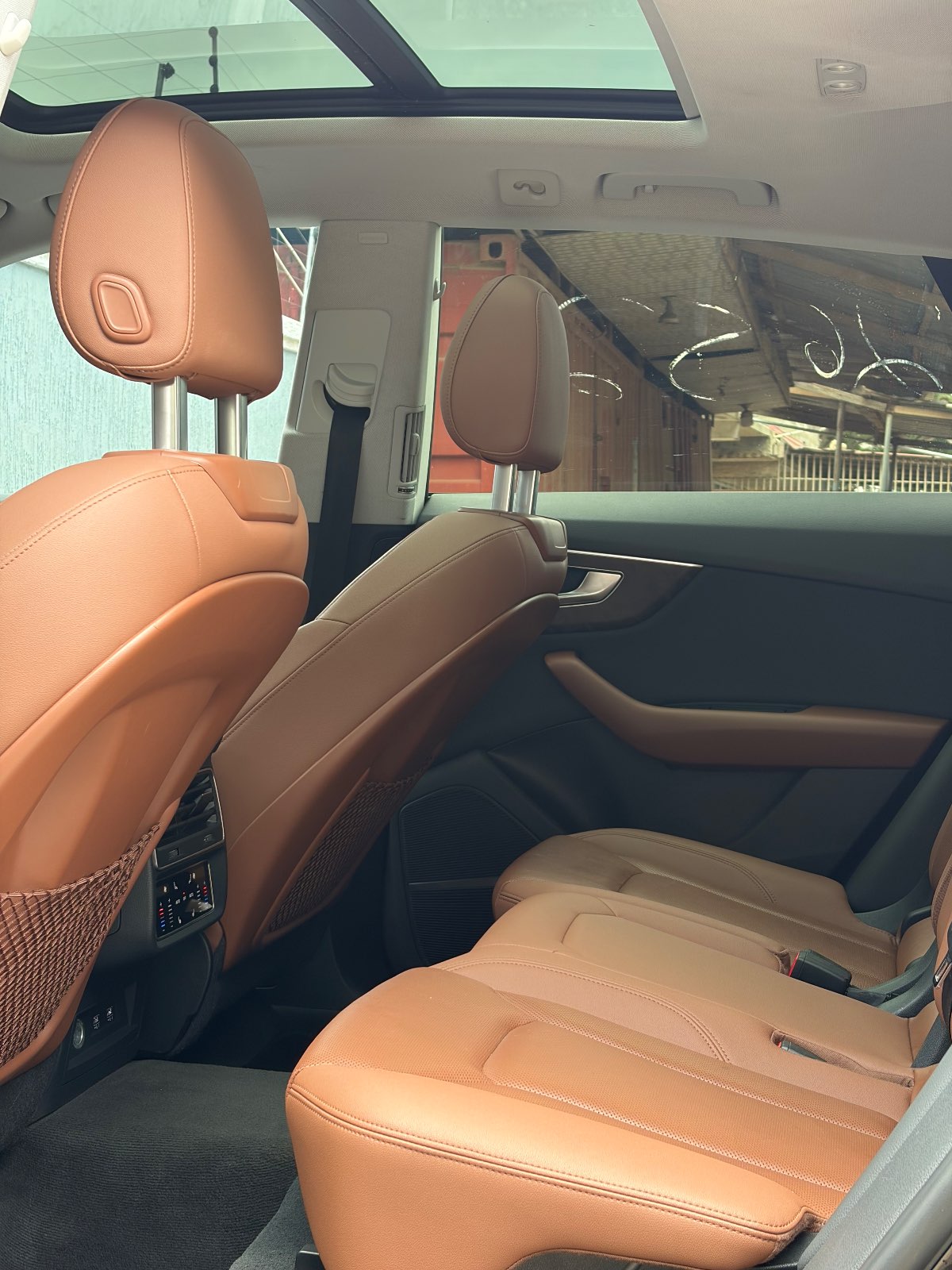 2020 Audi Q8 thumb 7