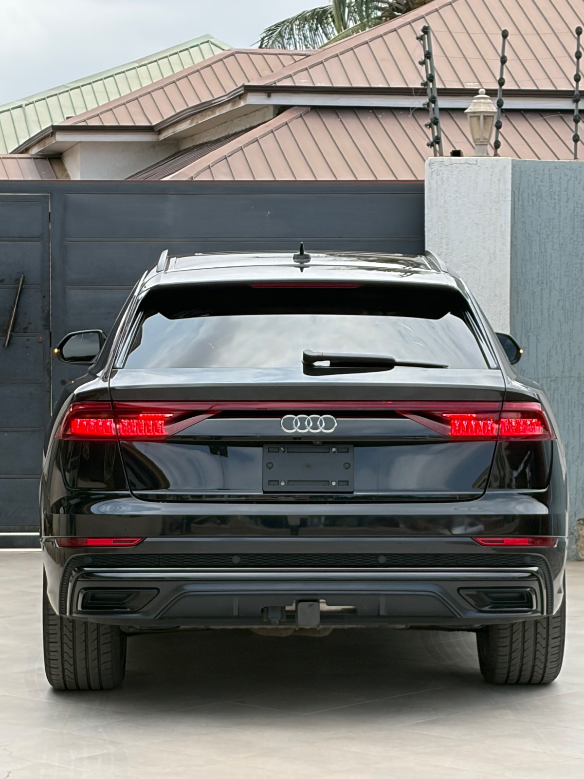 2020 Audi Q8 thumb 9