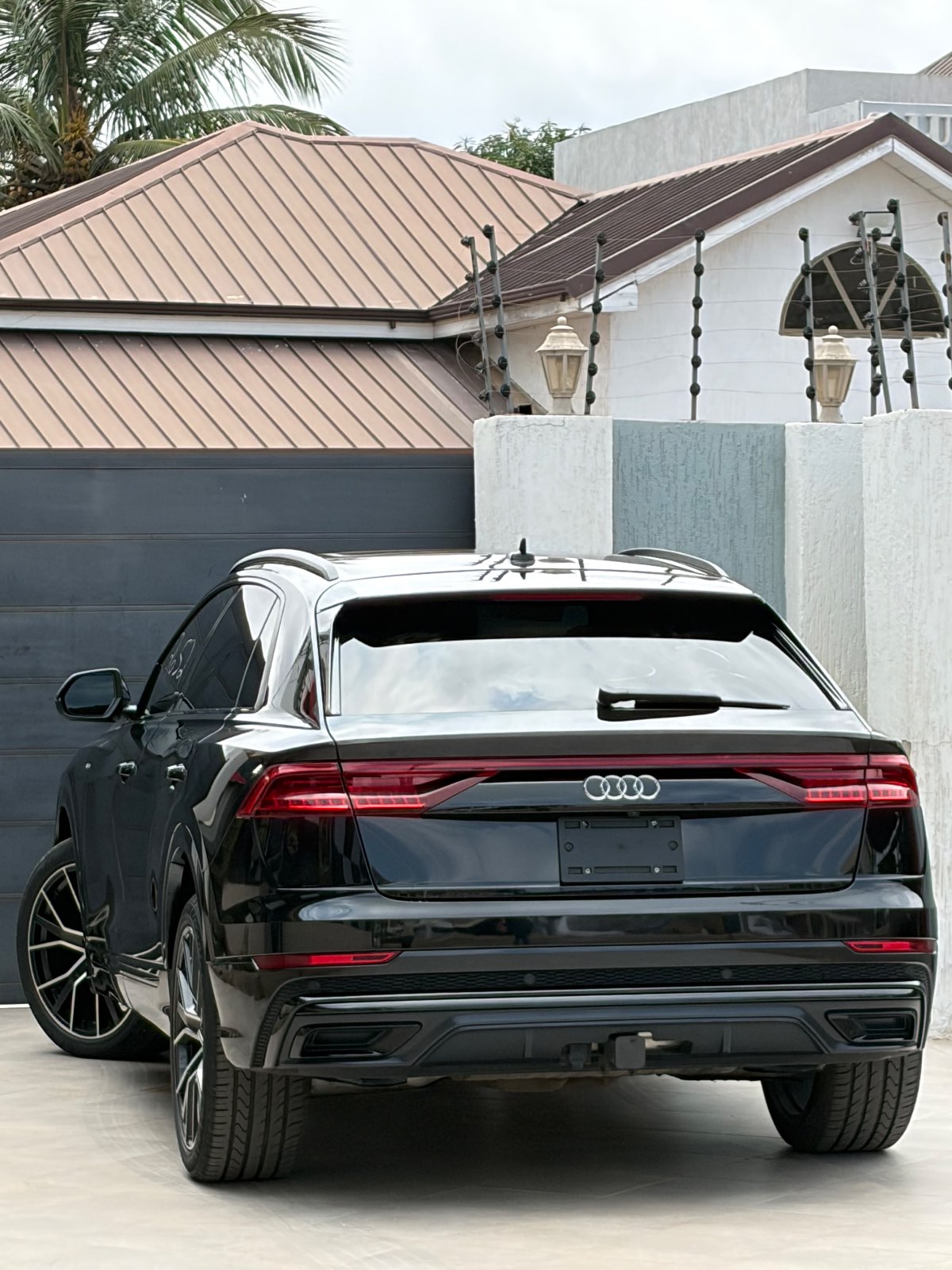 2020 Audi Q8 thumb 10