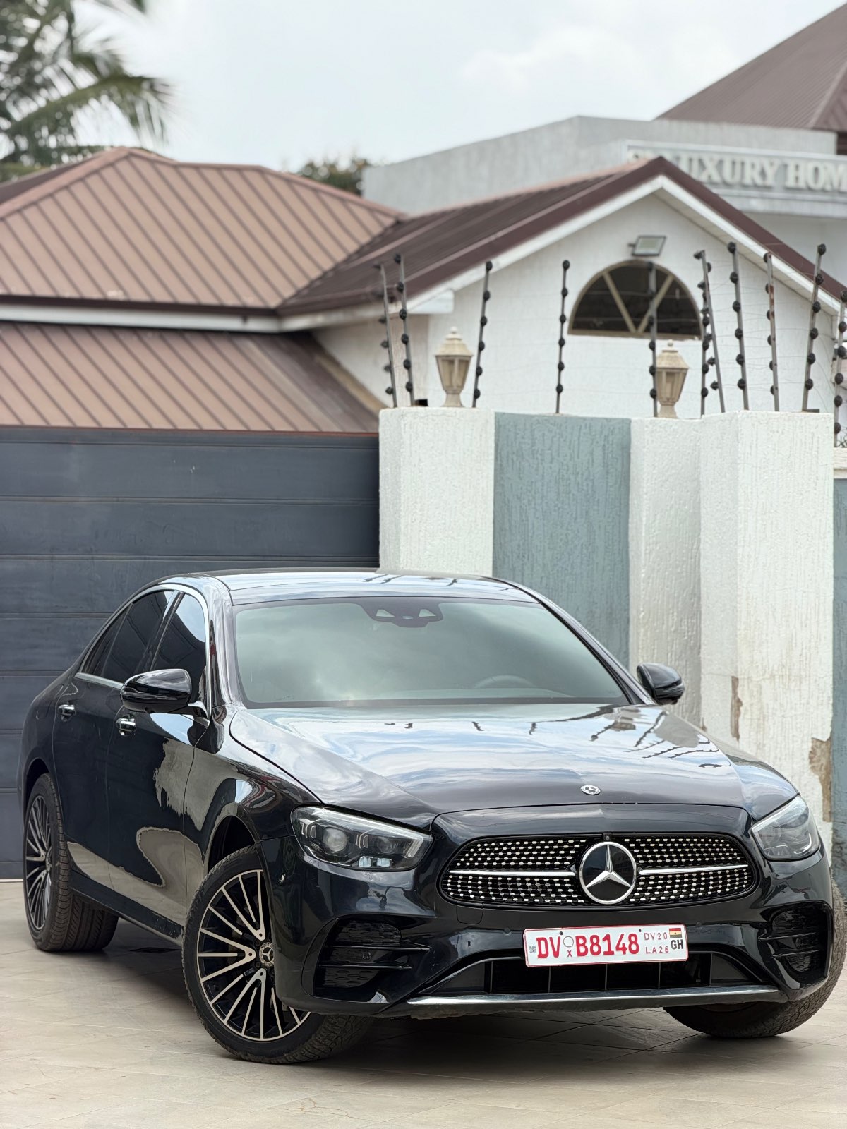 2022 Mercedes Benz E300 thumb 2