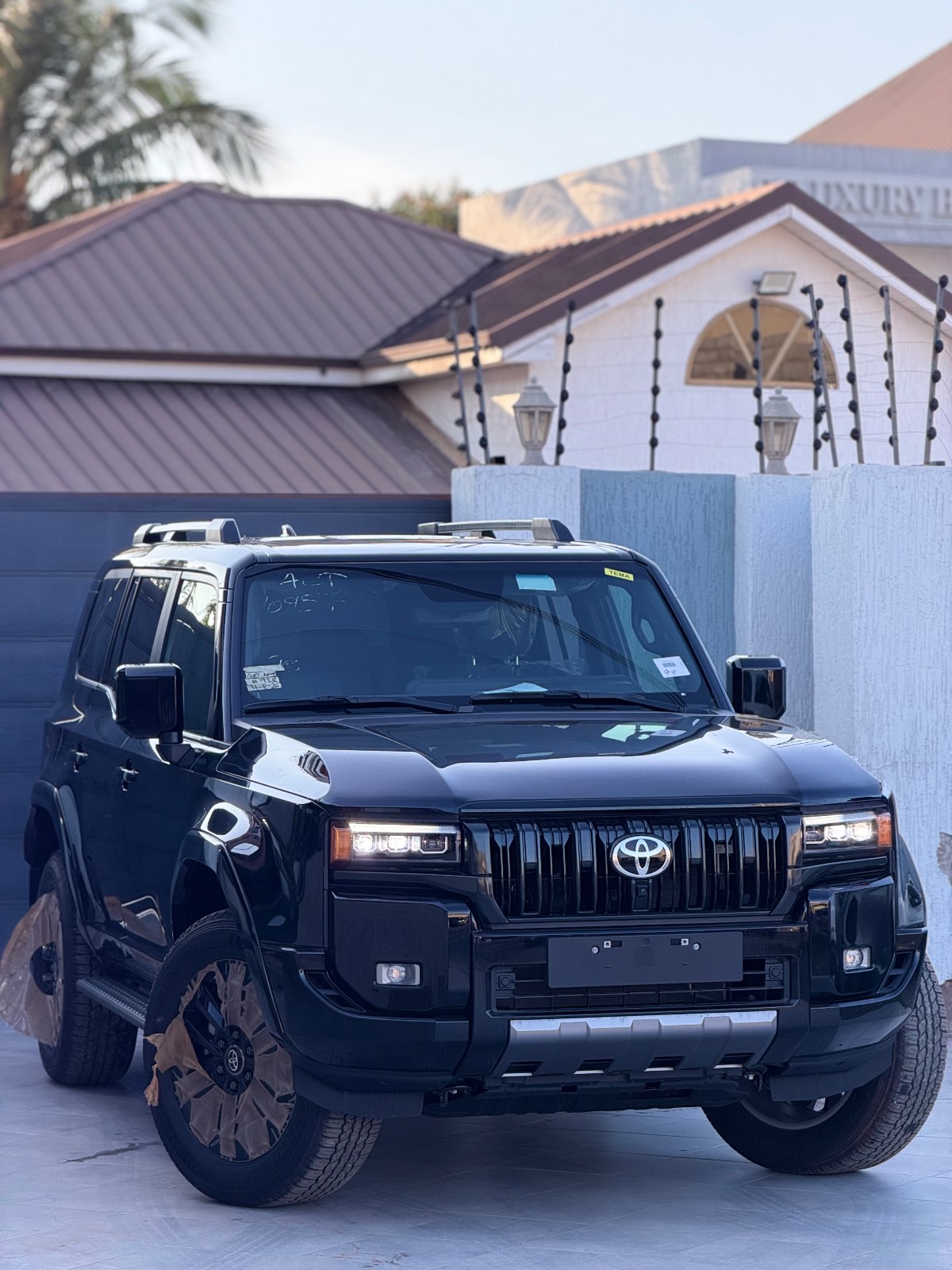 2025 Toyota Land Cruiser Prado thumb 2