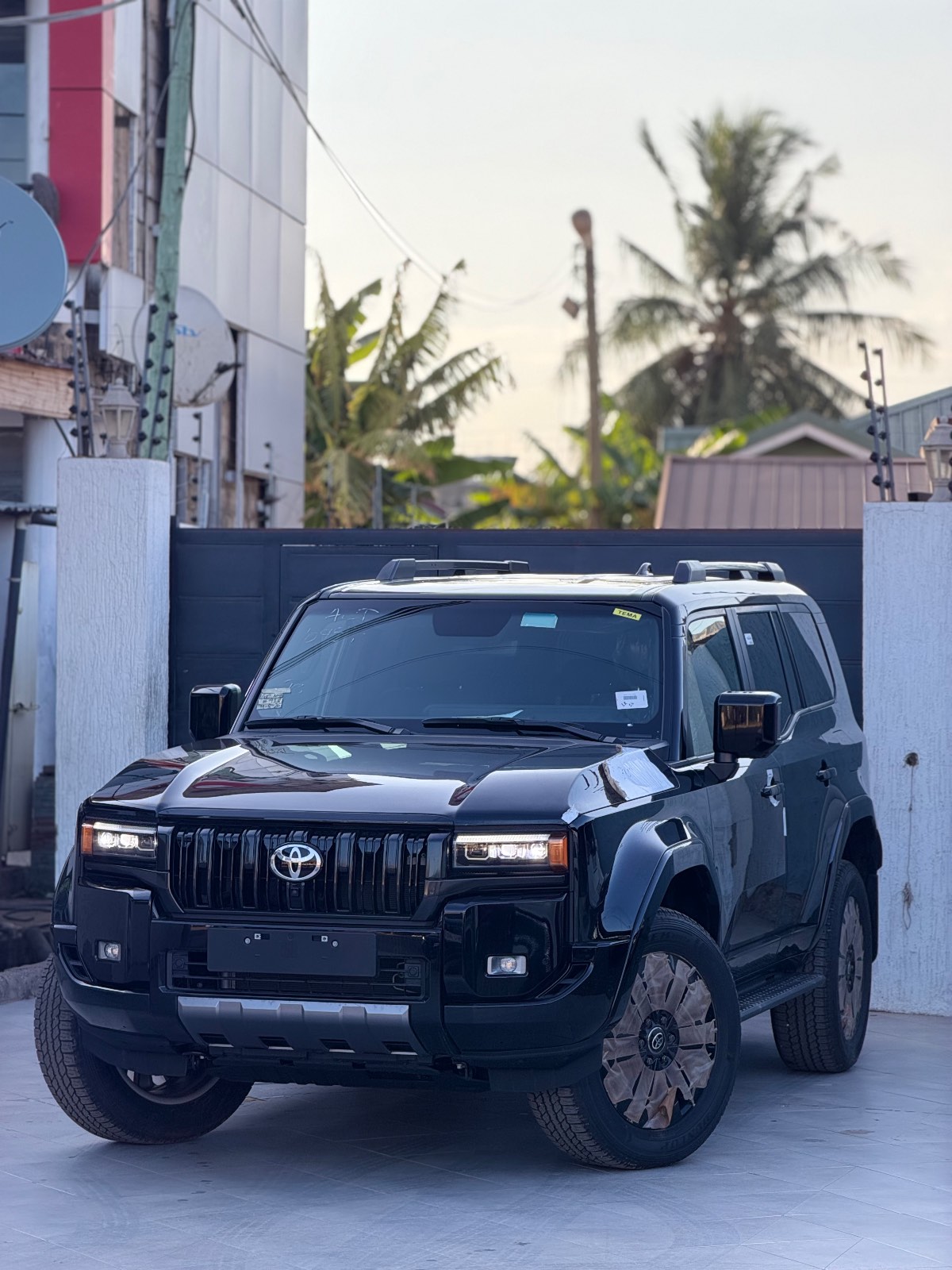2025 Toyota Land Cruiser Prado thumb 3