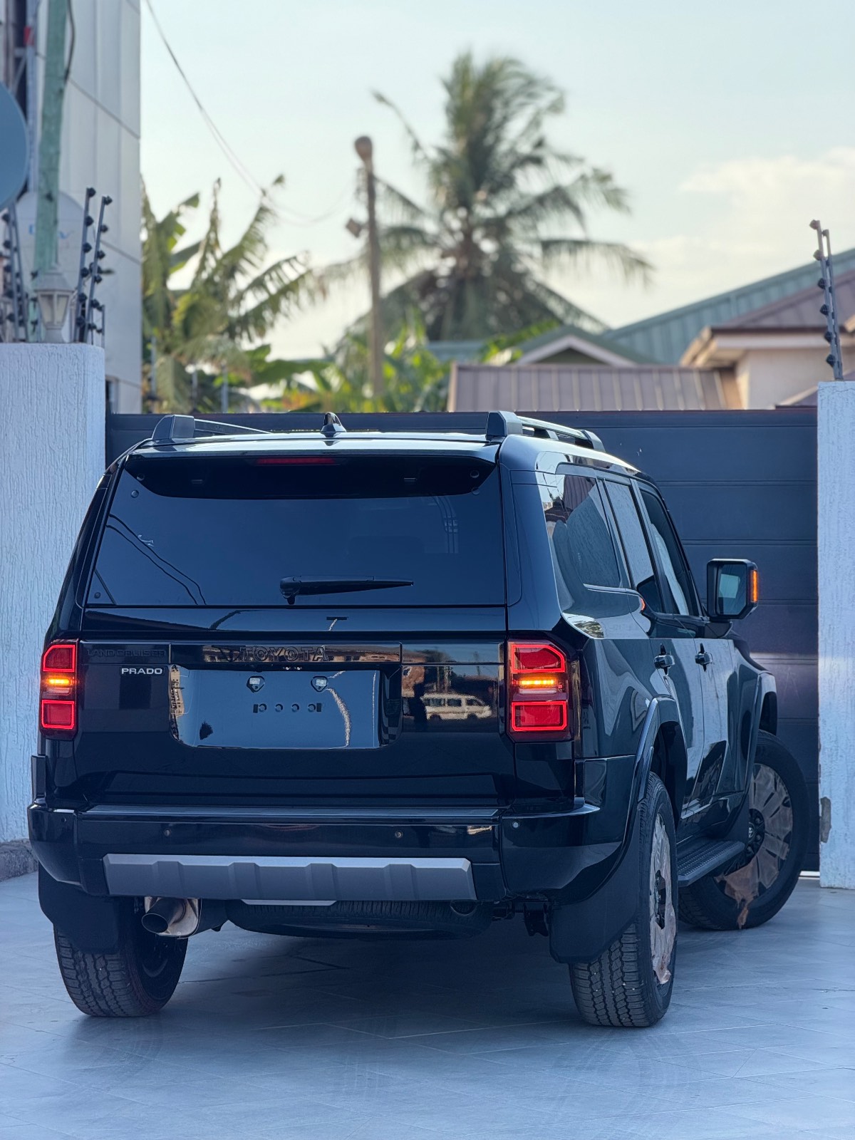 2025 Toyota Land Cruiser Prado thumb 12
