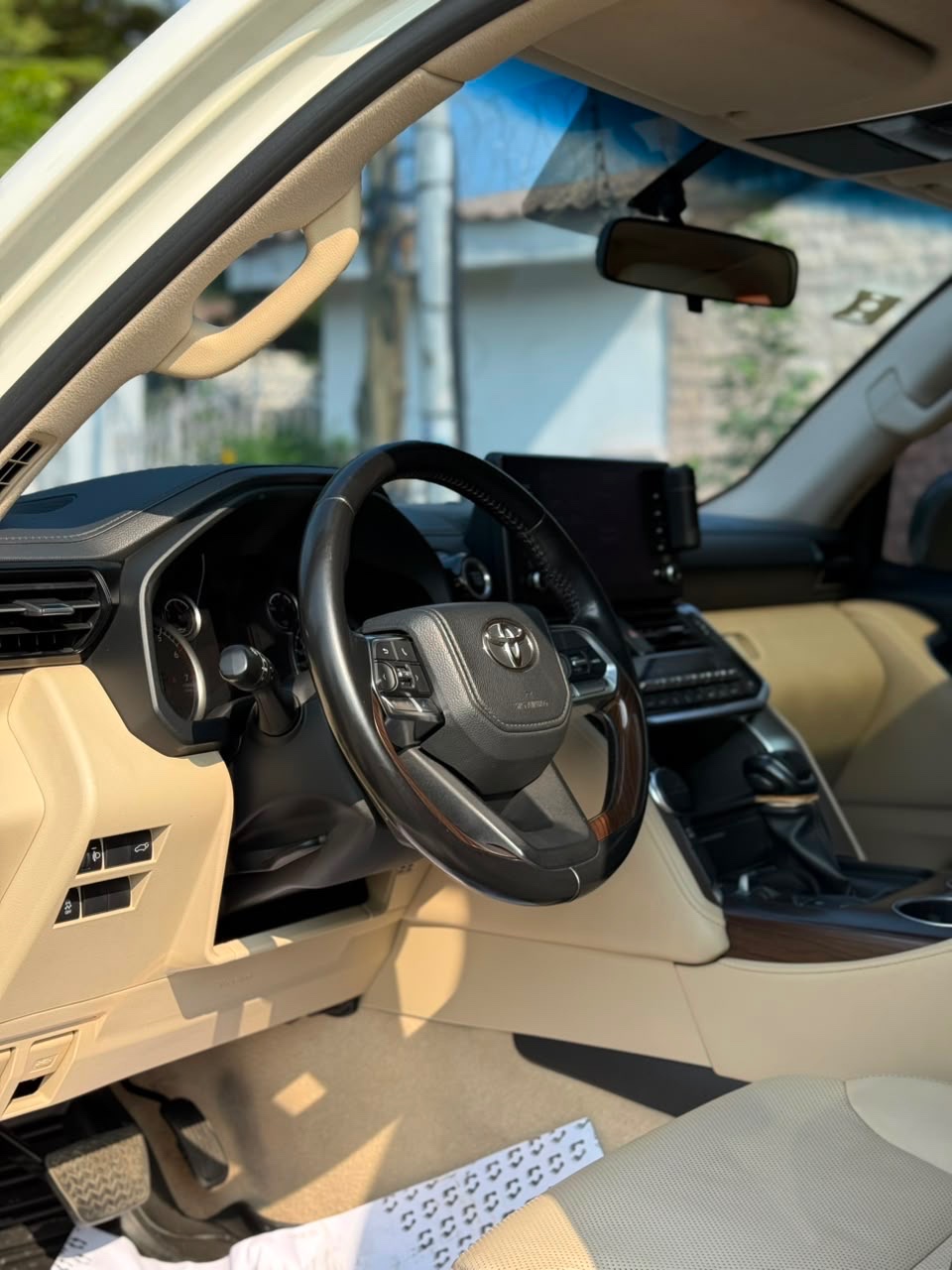 2022 Toyota Land Cruiser thumb 6