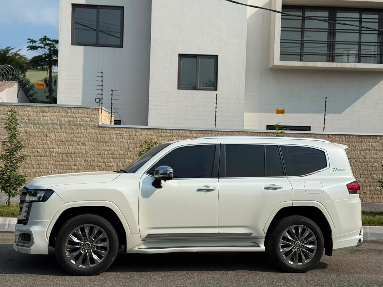 2022 Toyota Land Cruiser thumb 12
