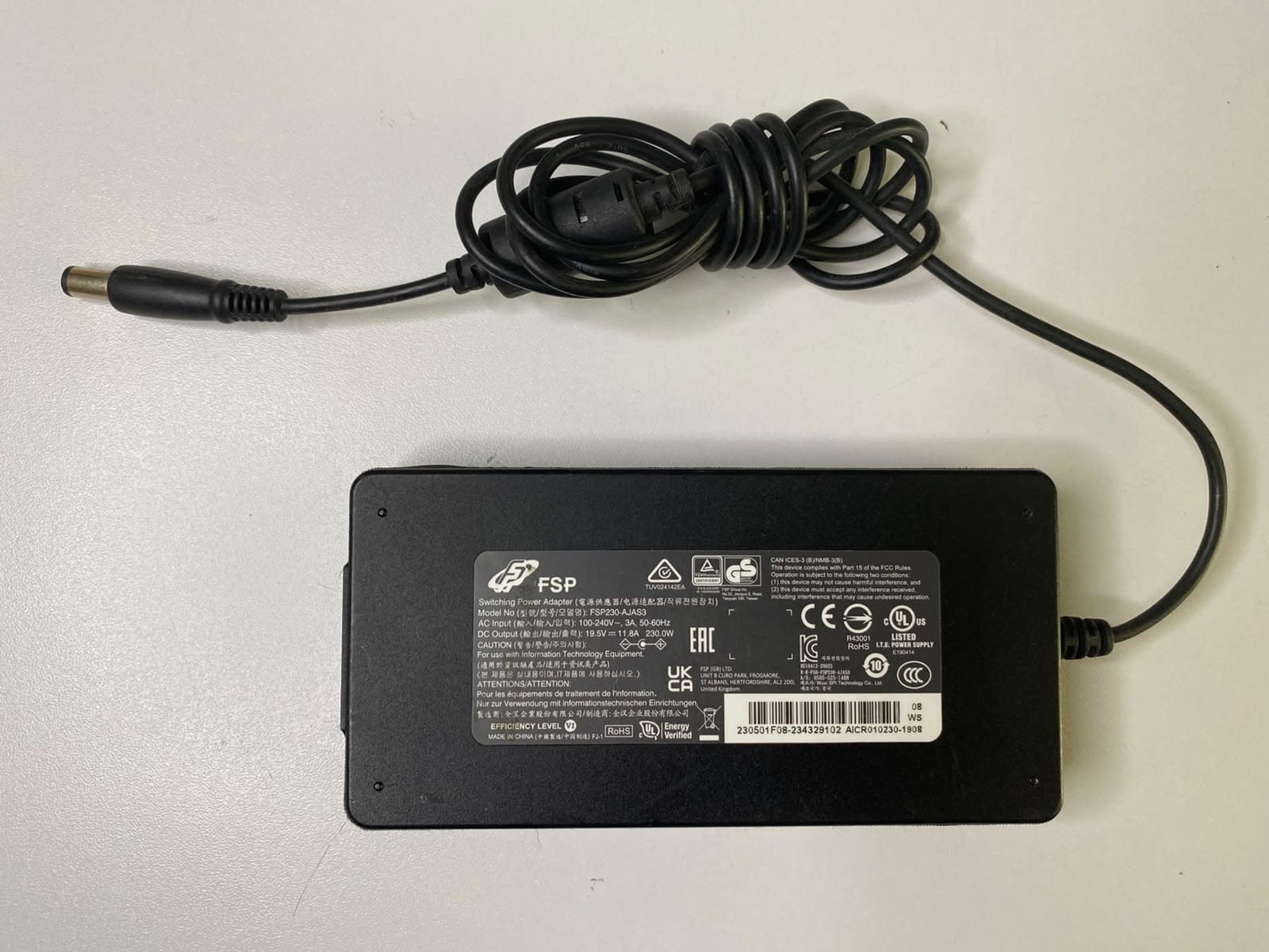 Orijinal FSP 19.5V 11.8A 230W Asus MSI Uyumlu Laptop Adaptör