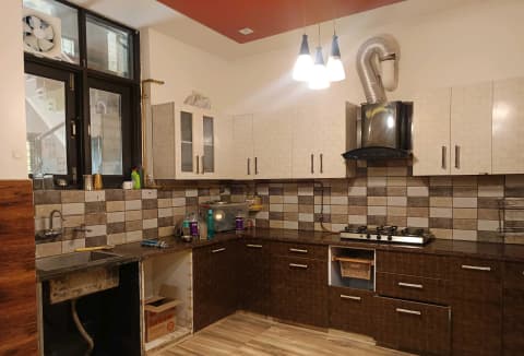 4BHK 