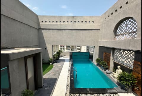 4BHK +Servent Room 