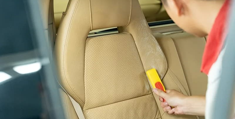 Chủ xe nên vệ sinh nội thất ô tô định kỳ