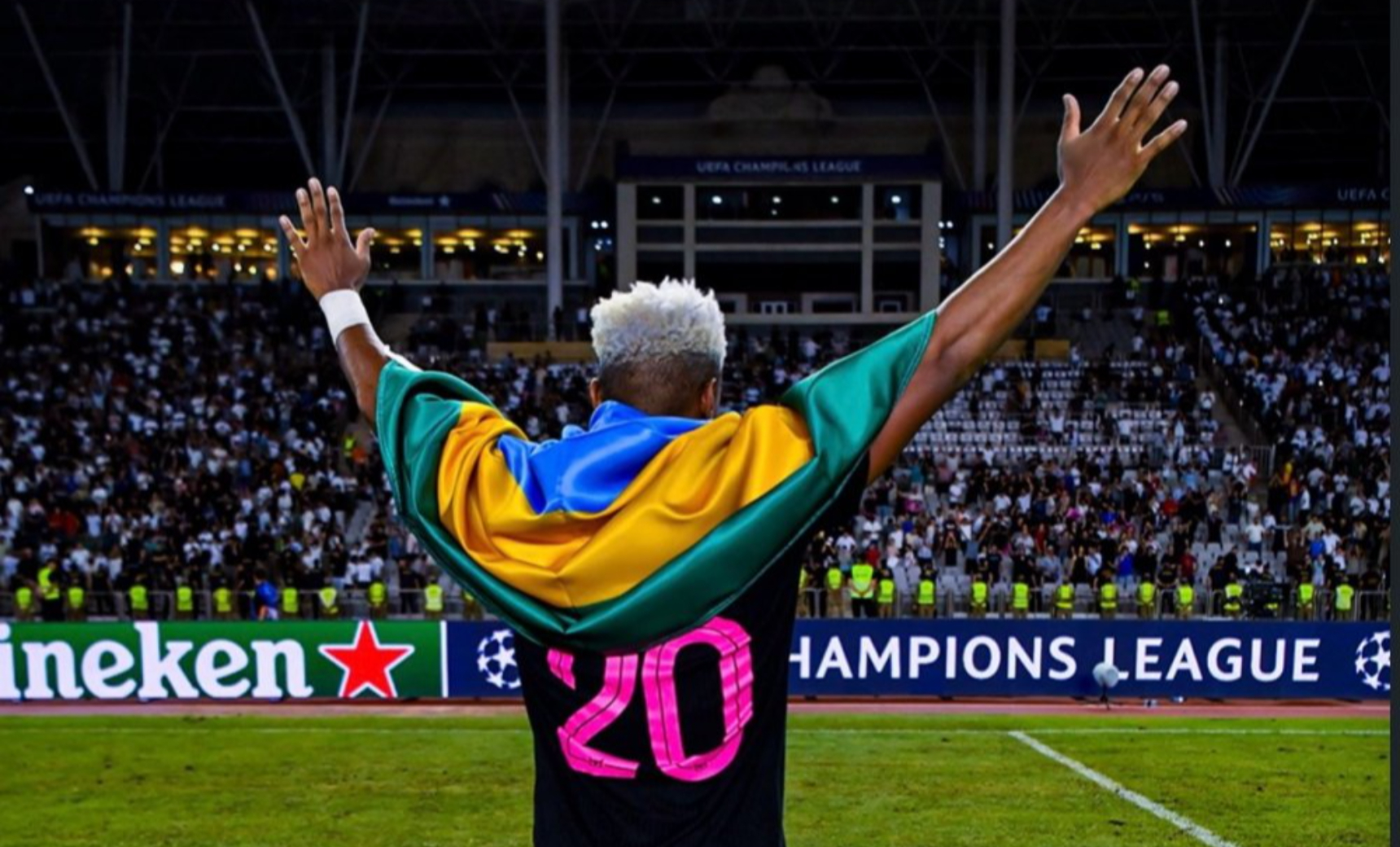 Joy-Lance Mickels yanditse amateka yo kuba umunyarwanda wa mbere ugiye gukina Champions League