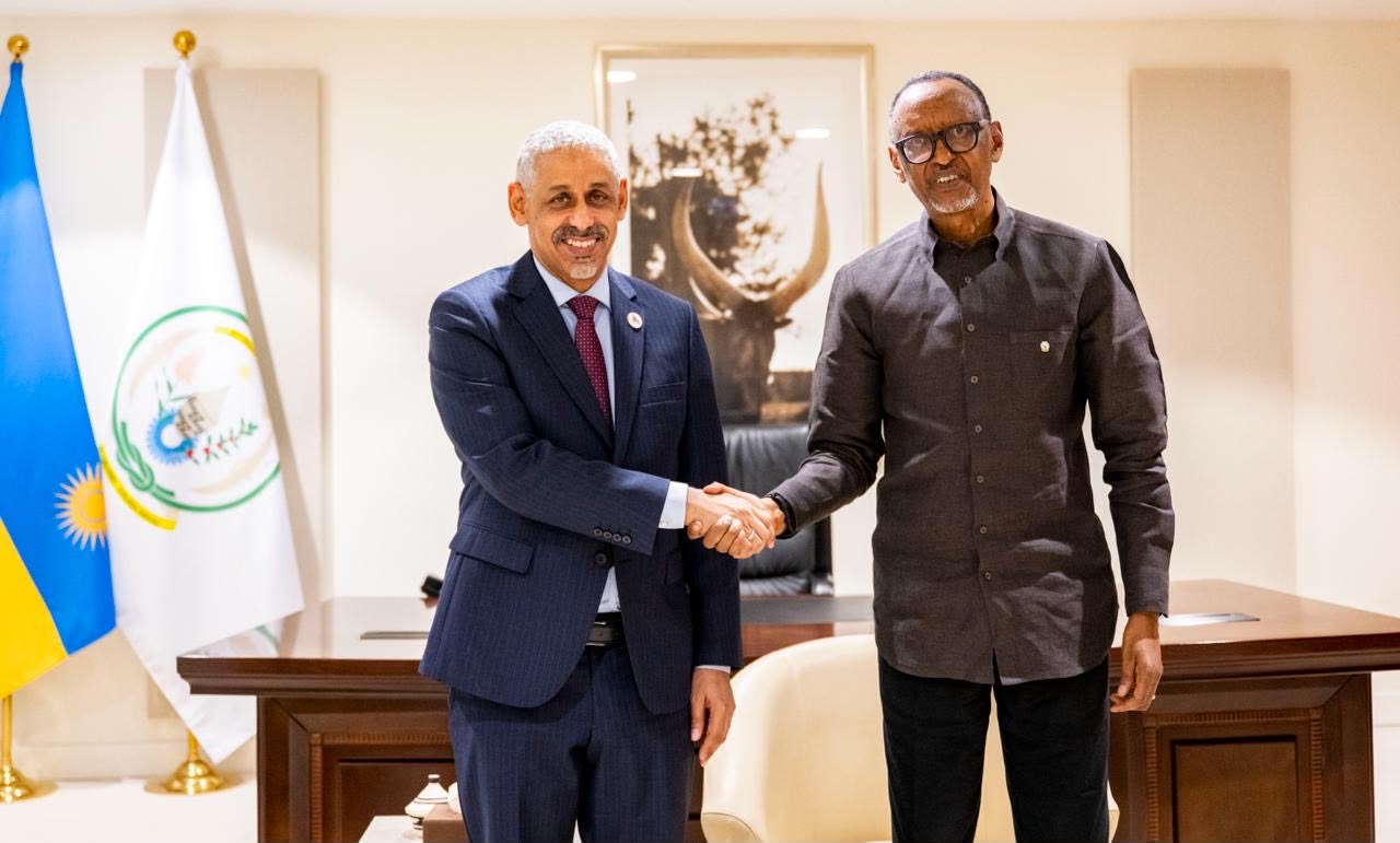 Perezida Kagame yaganiriye na Dr. Sidi Ould Tah uyobora AfDB ku bufatanye bw’u Rwanda n’iyi Banki